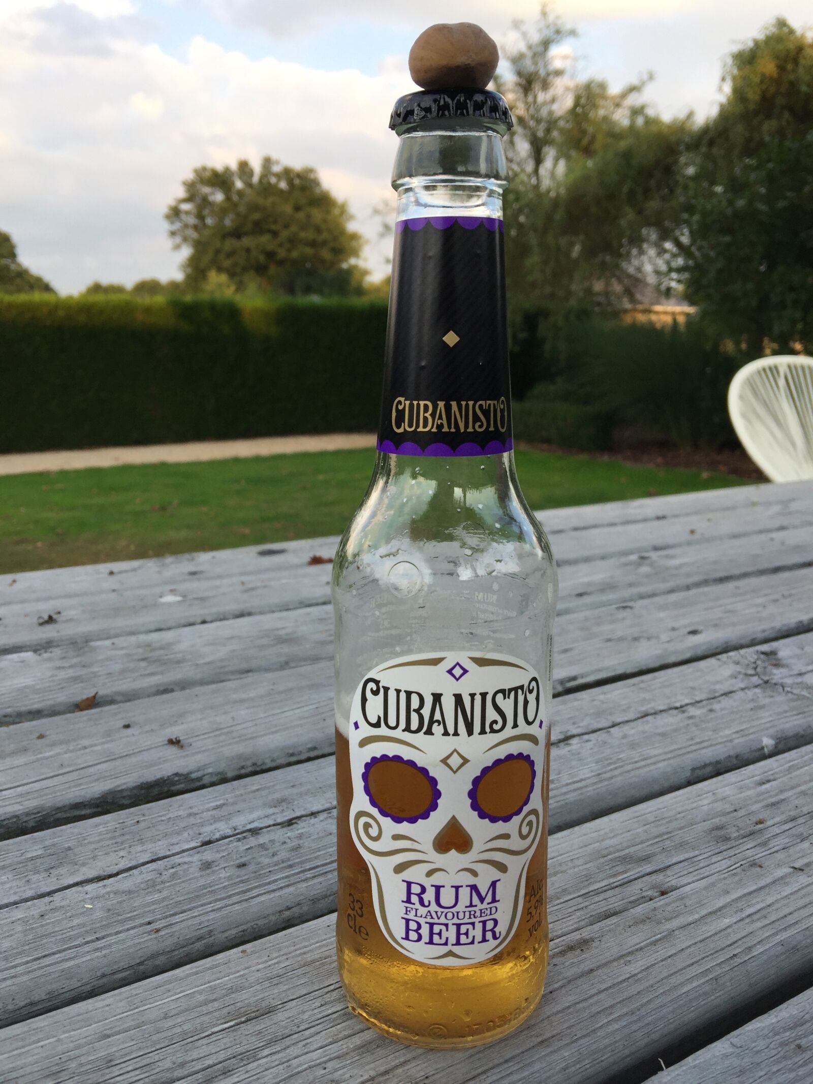 iPhone 6 Plus back camera 4.15mm f/2.2 sample photo. Cubanisto, beer, relax photography