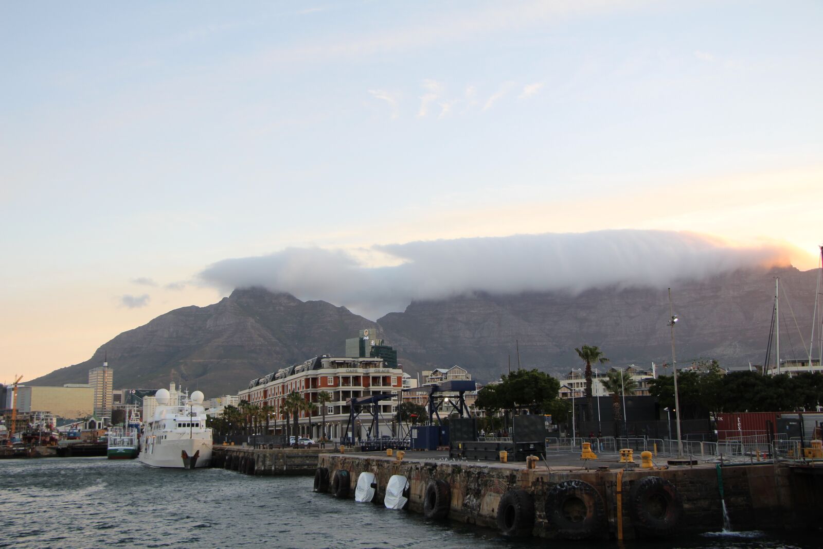 Canon EOS 700D (EOS Rebel T5i / EOS Kiss X7i) sample photo. Table mountain, travel, cape photography