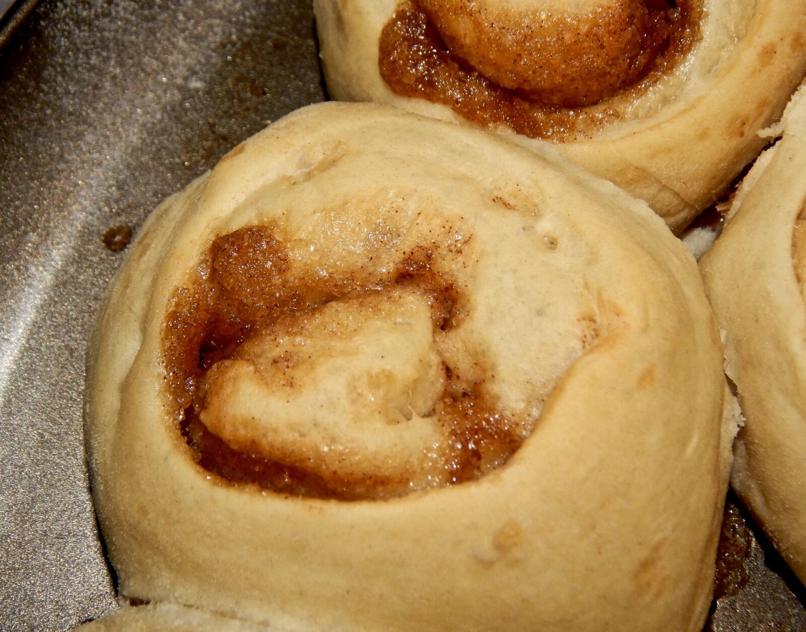 Nikon Coolpix L820 sample photo. Cinnamon roll, homemade, pastry photography