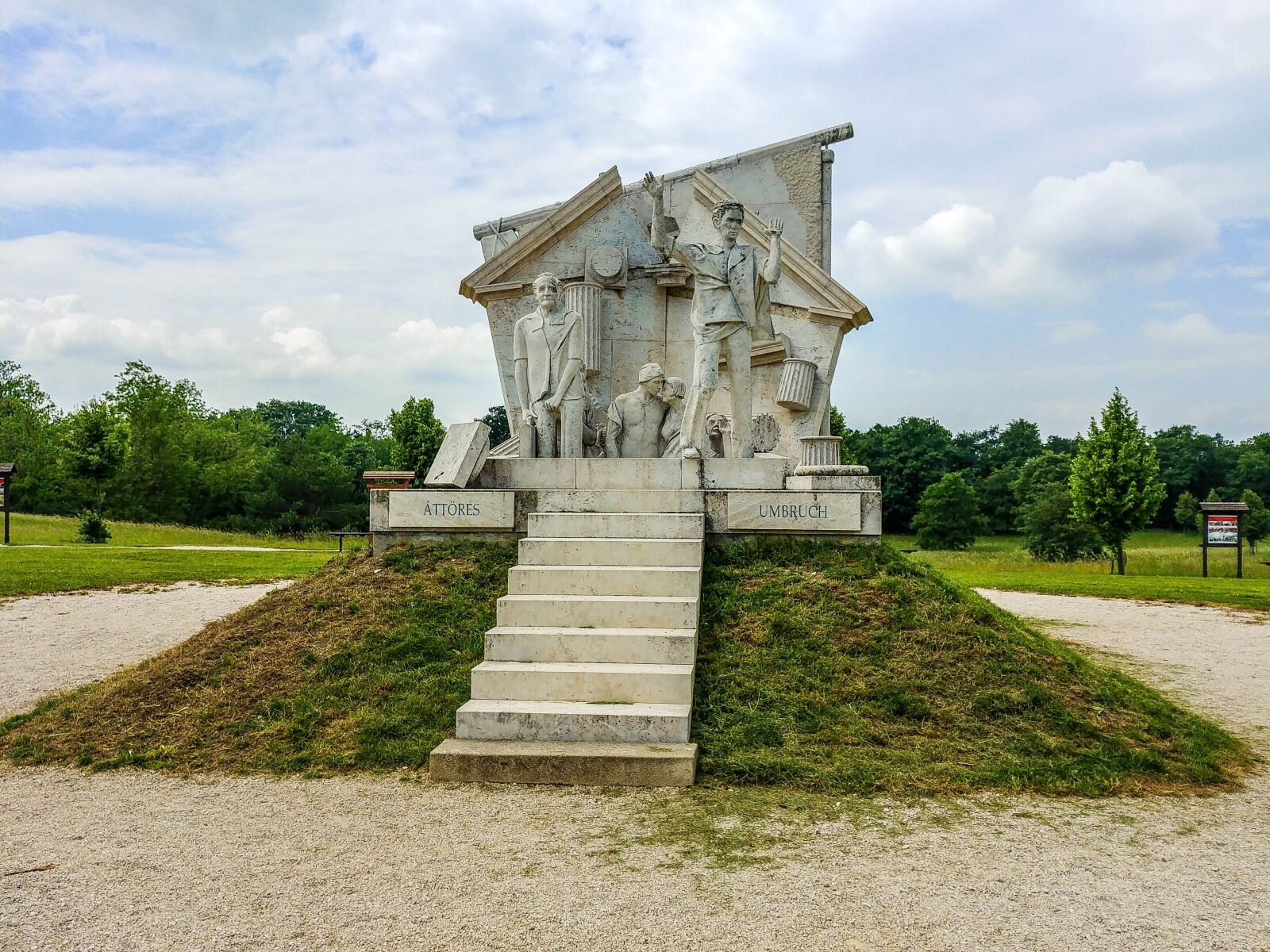 LG G6 sample photo. Pan-european picnic, monument, statue photography