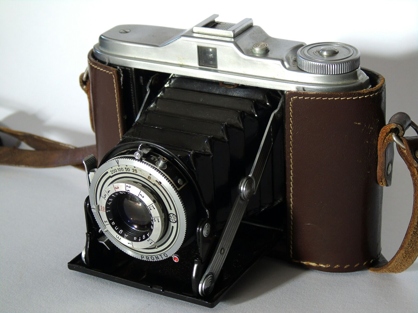 Sony Cyber-shot DSC-H400 sample photo. Agfa, isolette, photo camera photography