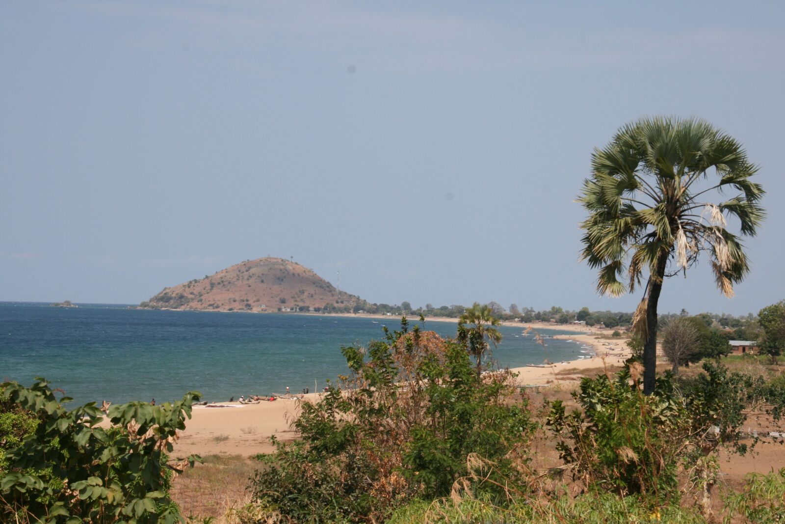 Canon EOS 400D (EOS Digital Rebel XTi / EOS Kiss Digital X) sample photo. Malawi, lake malawi, beach photography