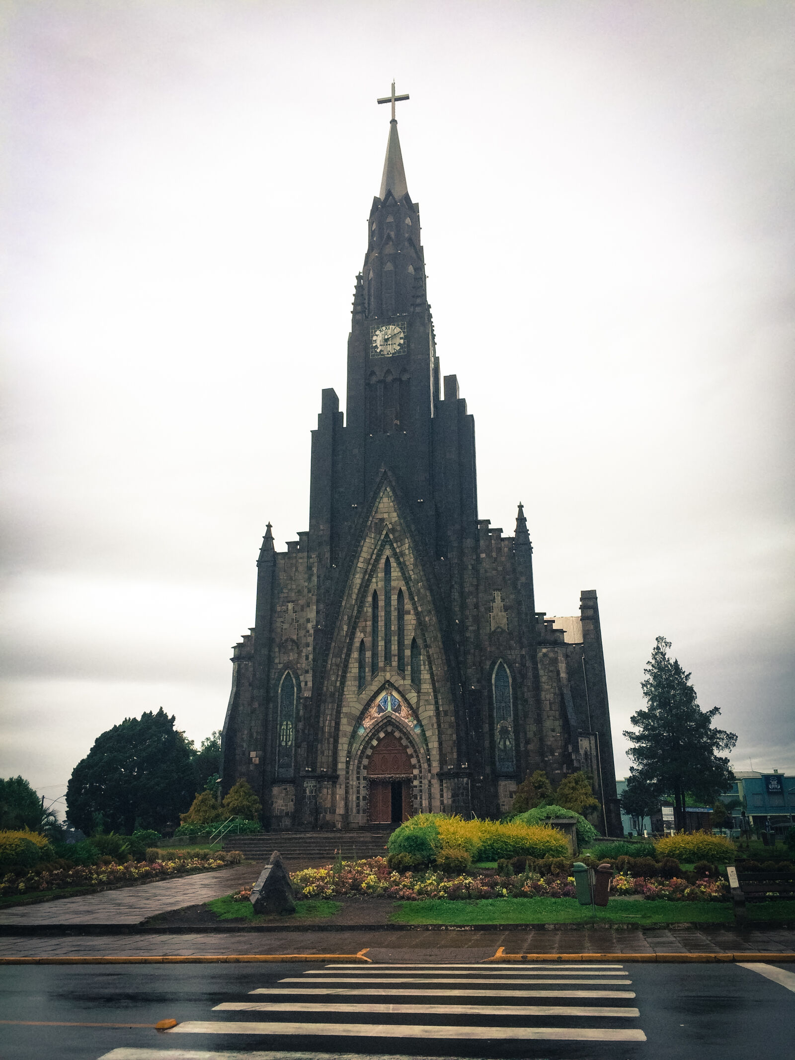 iPhone 5s back camera 4.15mm f/2.2 sample photo. Cathedral, chruch, medieval photography