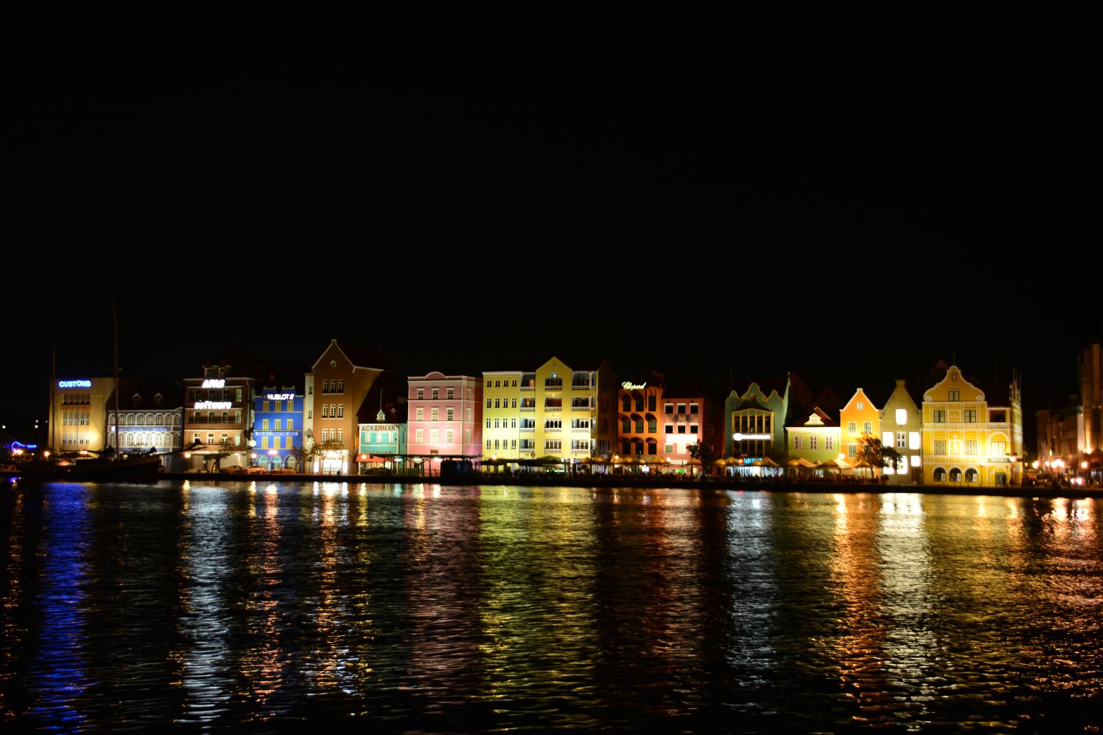 Nikon D7100 sample photo. Handelskade, curacao, facade photography