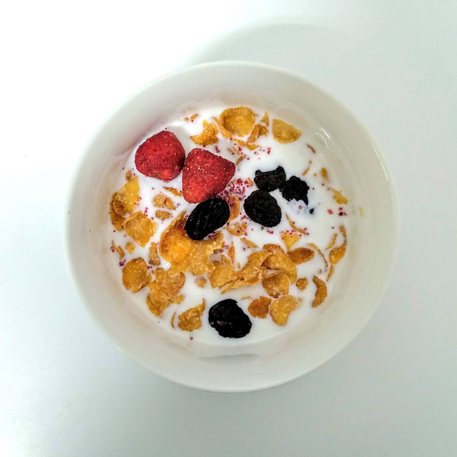 HMD Global Nokia 8 sample photo. Corn flake, milk, bowl photography