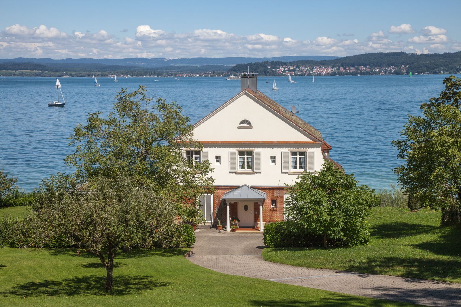 Canon EOS 5D Mark II sample photo. Live, water, architecture photography