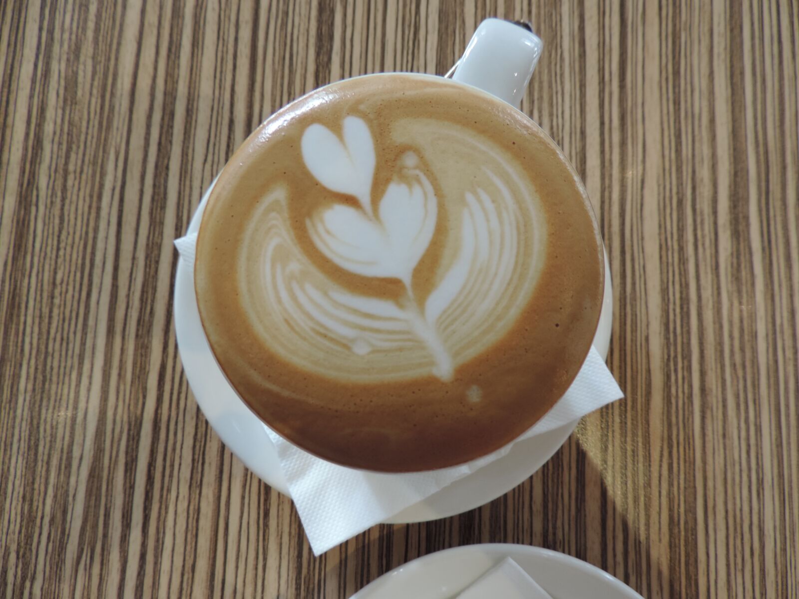 Nikon Coolpix P520 sample photo. Cafe, latteart, delicious photography