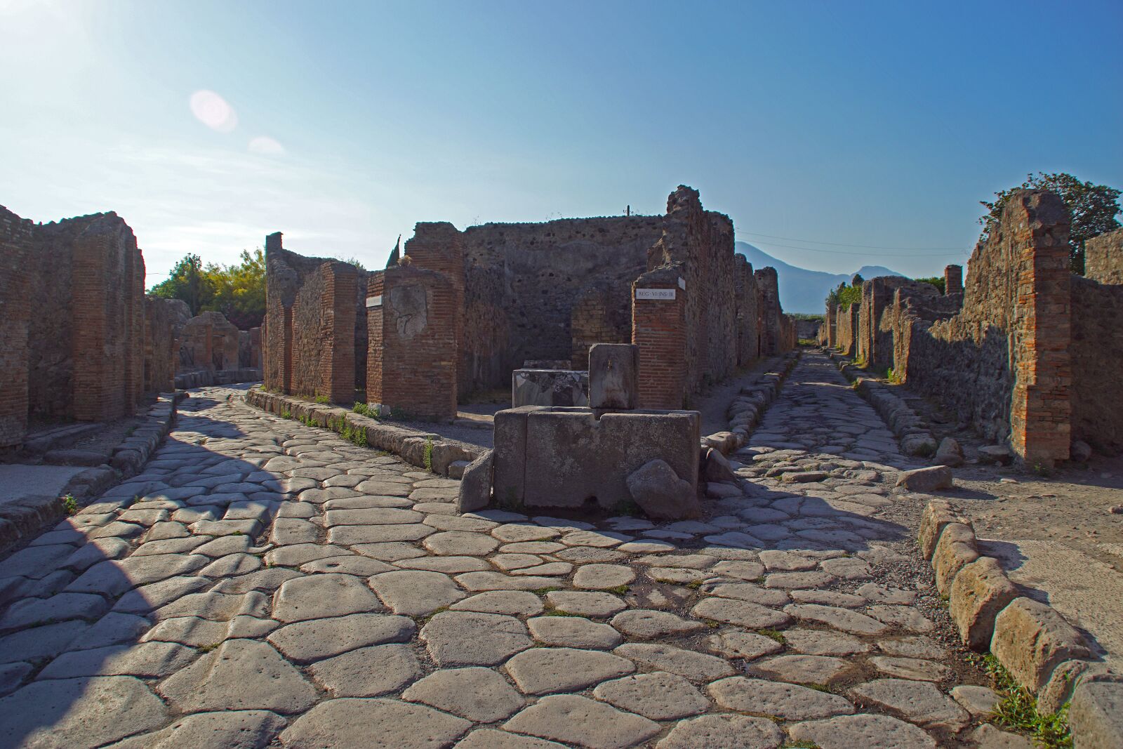 Sony SLT-A68 + Sony DT 18-200mm F3.5-6.3 sample photo. Pompeii, italy, antique photography