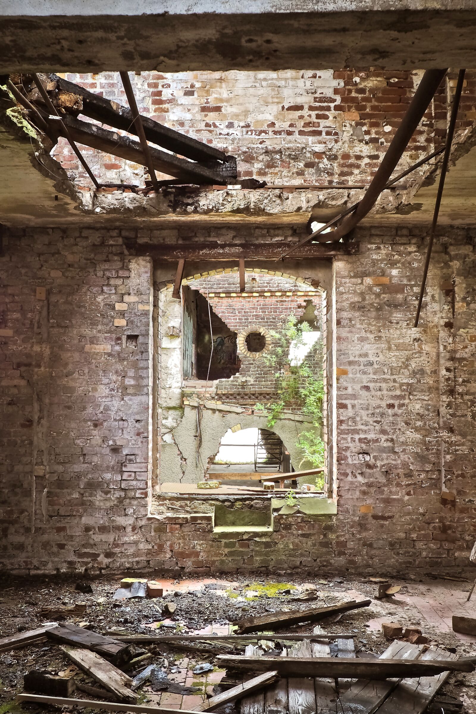 Olympus OM-D E-M10 sample photo. Lost places, rooms, abandoned photography