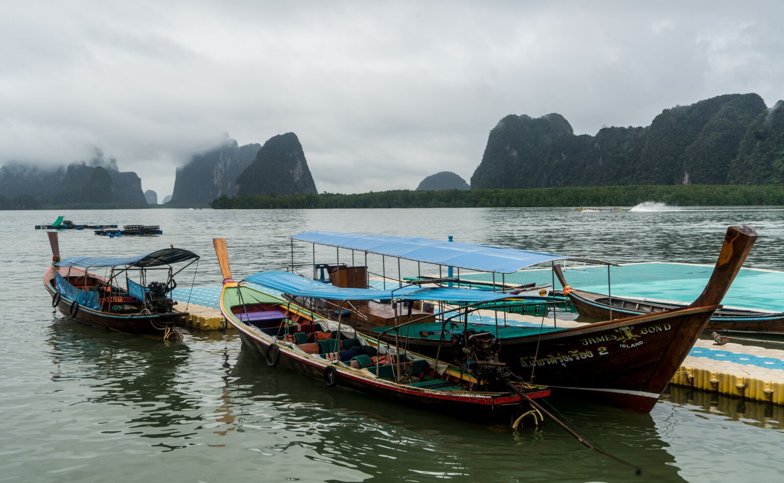 Sony a7R II + Sony FE 24-240mm F3.5-6.3 OSS sample photo. Koh panyee village, phuket photography