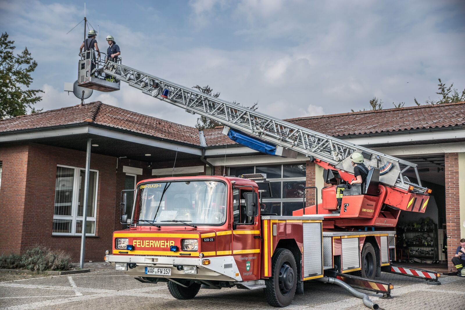 Sony DT 18-135mm F3.5-5.6 SAM sample photo. Ennigerloh, fire, exercise photography