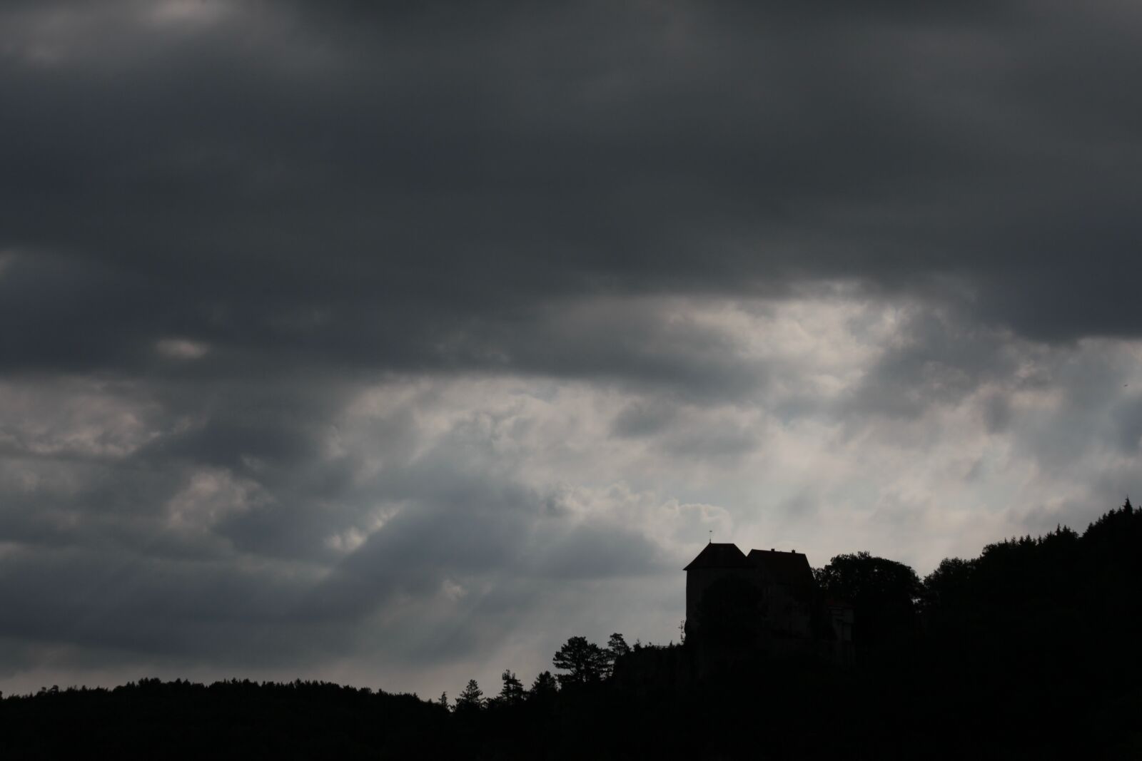 Canon EOS 5D Mark II sample photo. Storm, clouds, dark sky photography