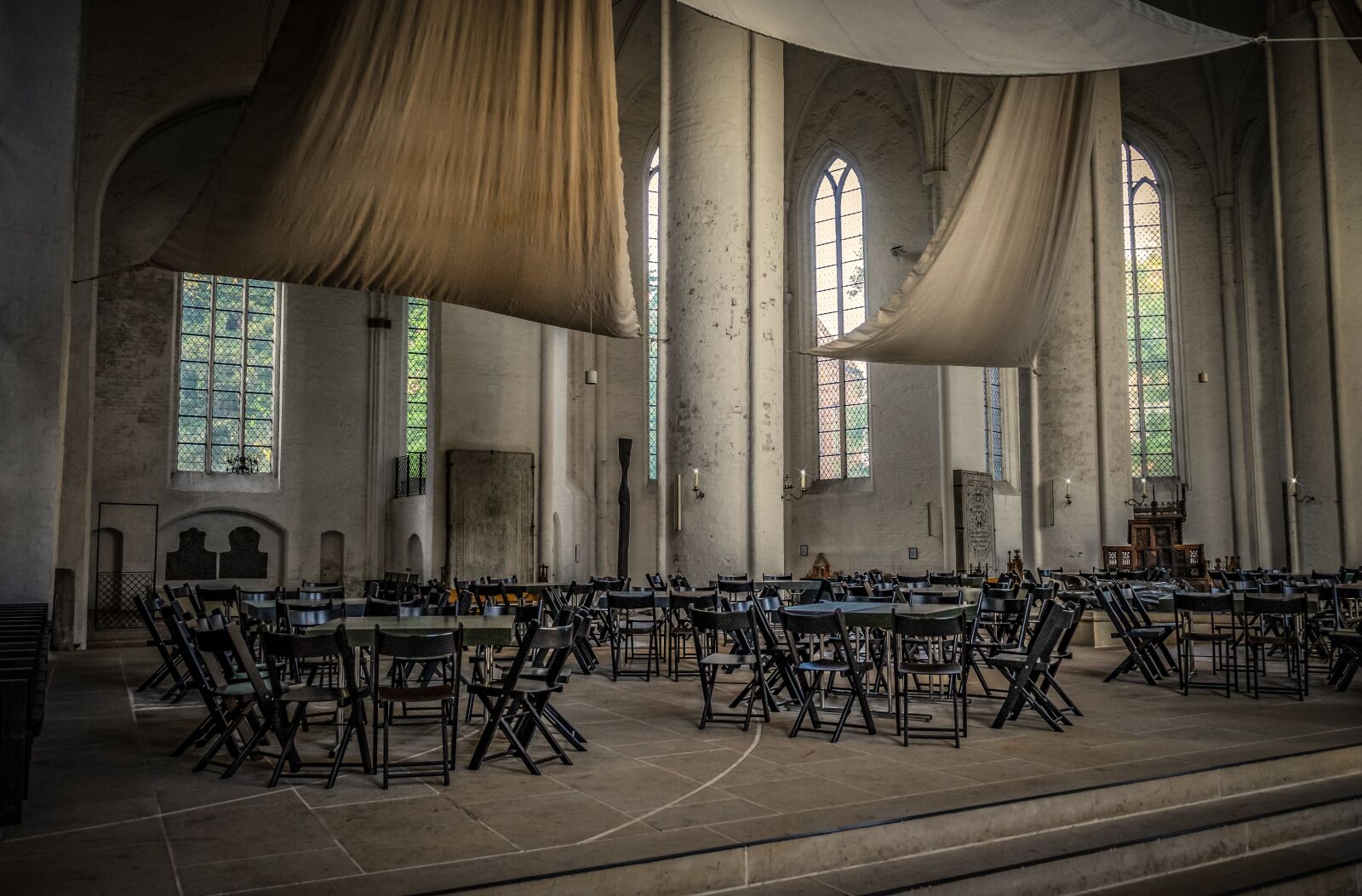 Sony a7 II + Sony FE 28-70mm F3.5-5.6 OSS sample photo. Church, interior, window photography