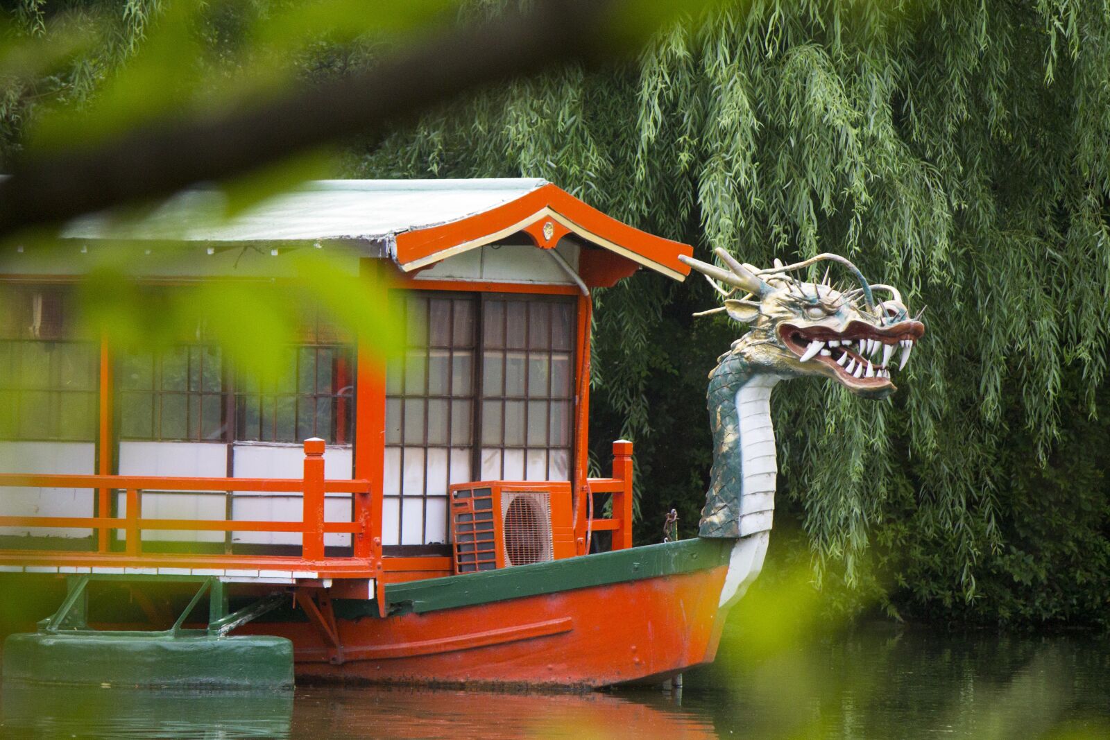 Canon EOS 1100D (EOS Rebel T3 / EOS Kiss X50) sample photo. Japan, dragon, boat photography