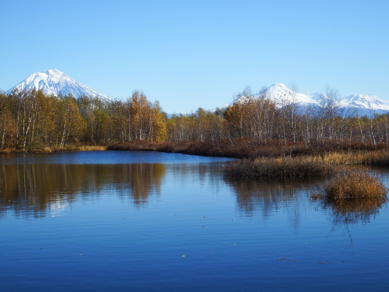 Fujifilm FinePix S1 sample photo. Volcanoes, snowy mountains, vertices photography