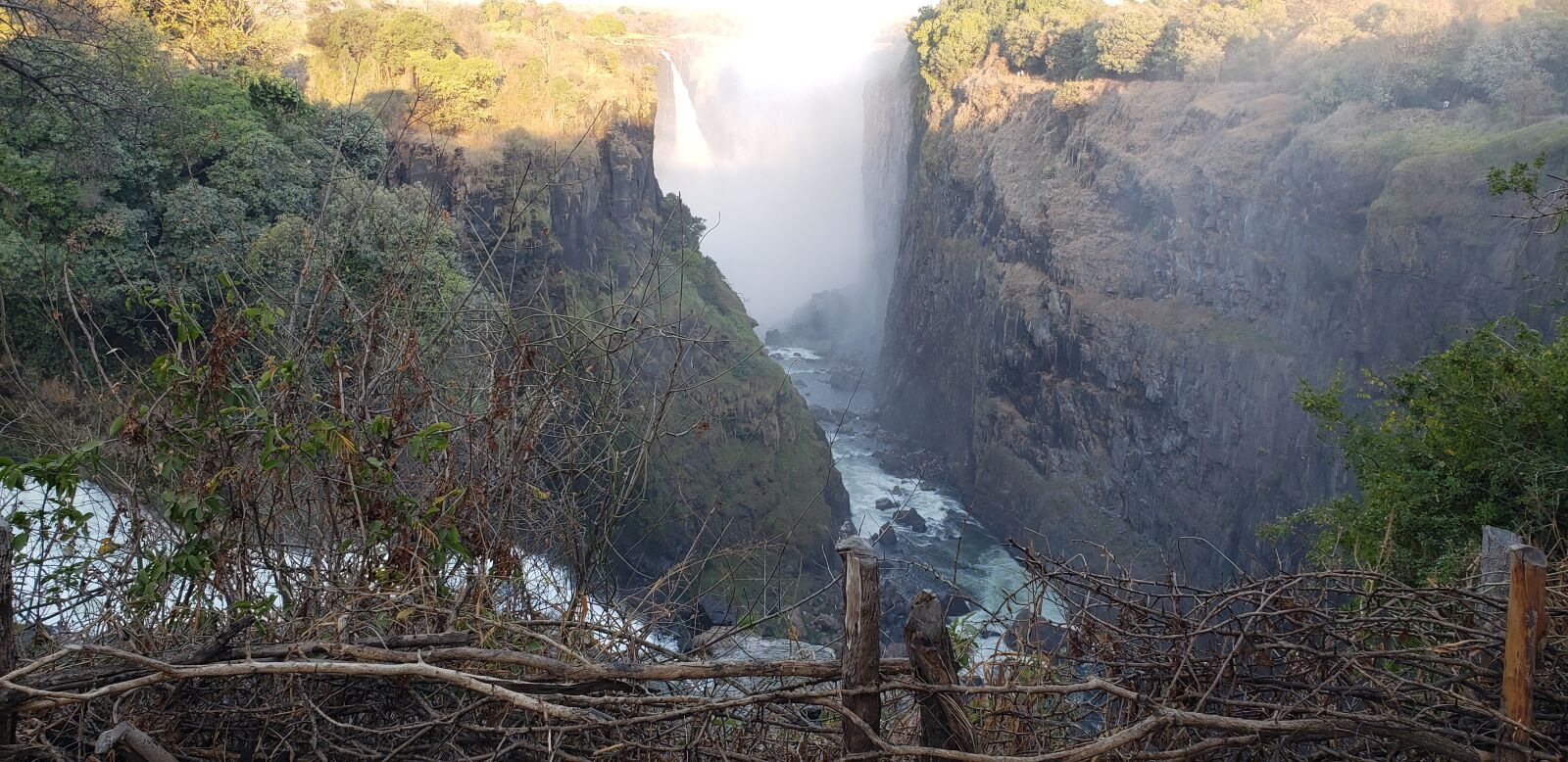 Samsung Galaxy Note9 sample photo. Victoria falls, waterfalls, mist photography