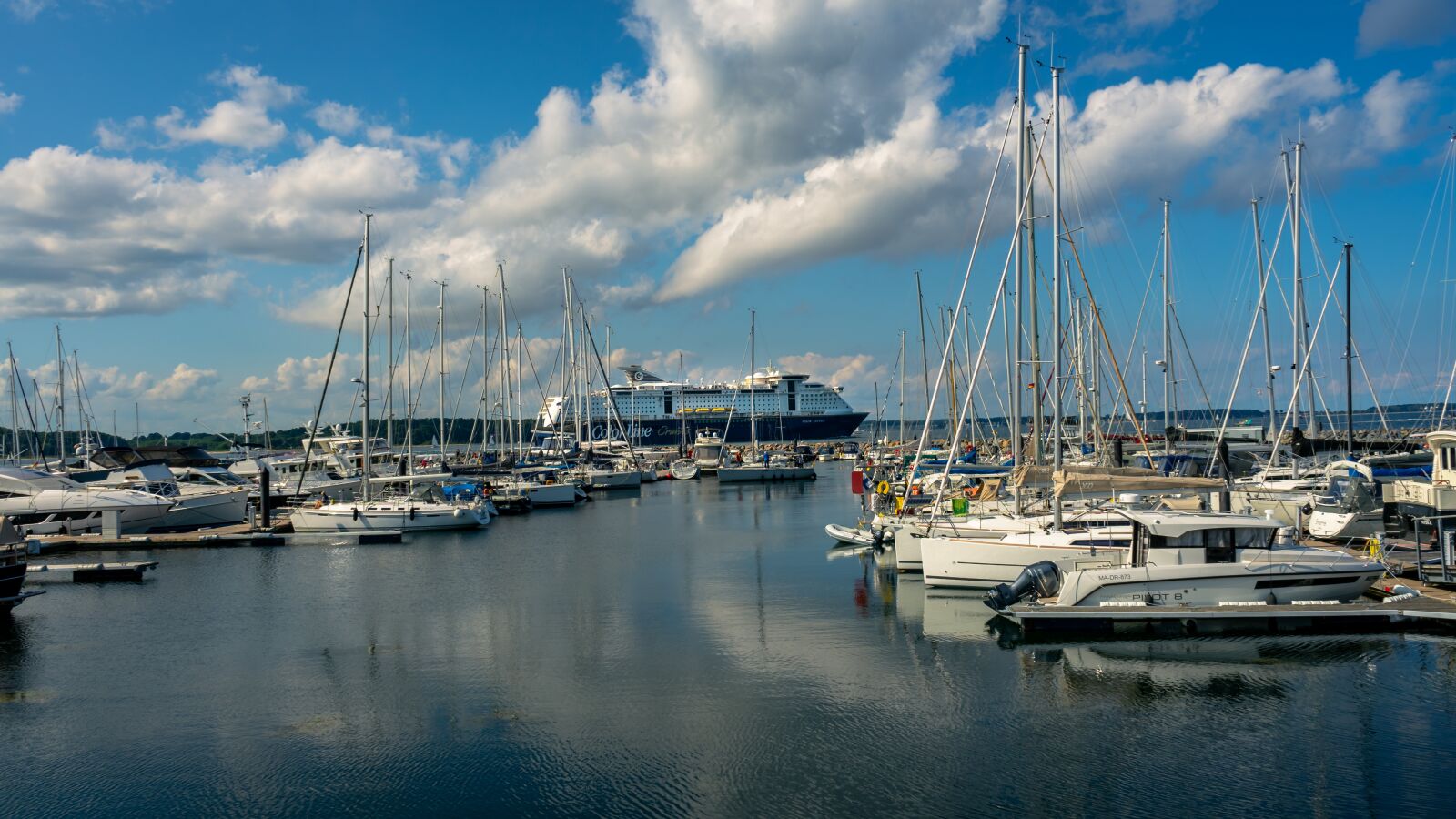 Sony a7 II + Sony FE 28-70mm F3.5-5.6 OSS sample photo. Port, sailing boats, motor photography