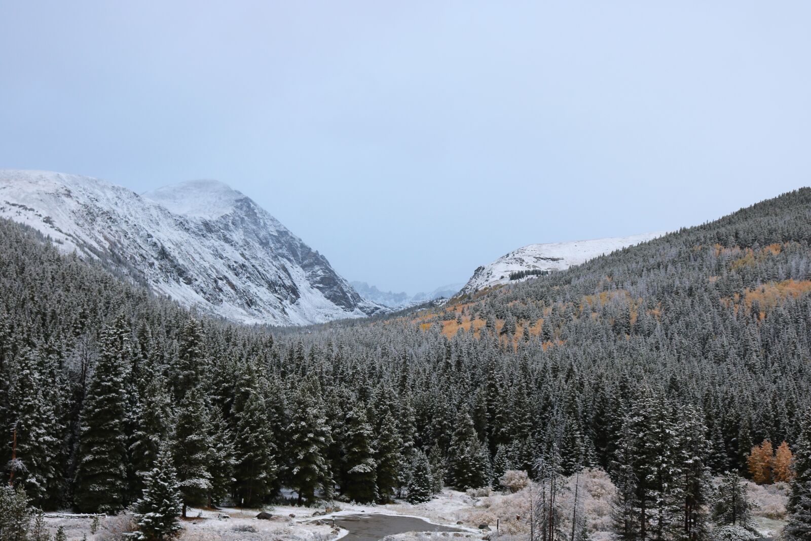 Canon EOS 750D (EOS Rebel T6i / EOS Kiss X8i) sample photo. First snow, snowy mountains photography