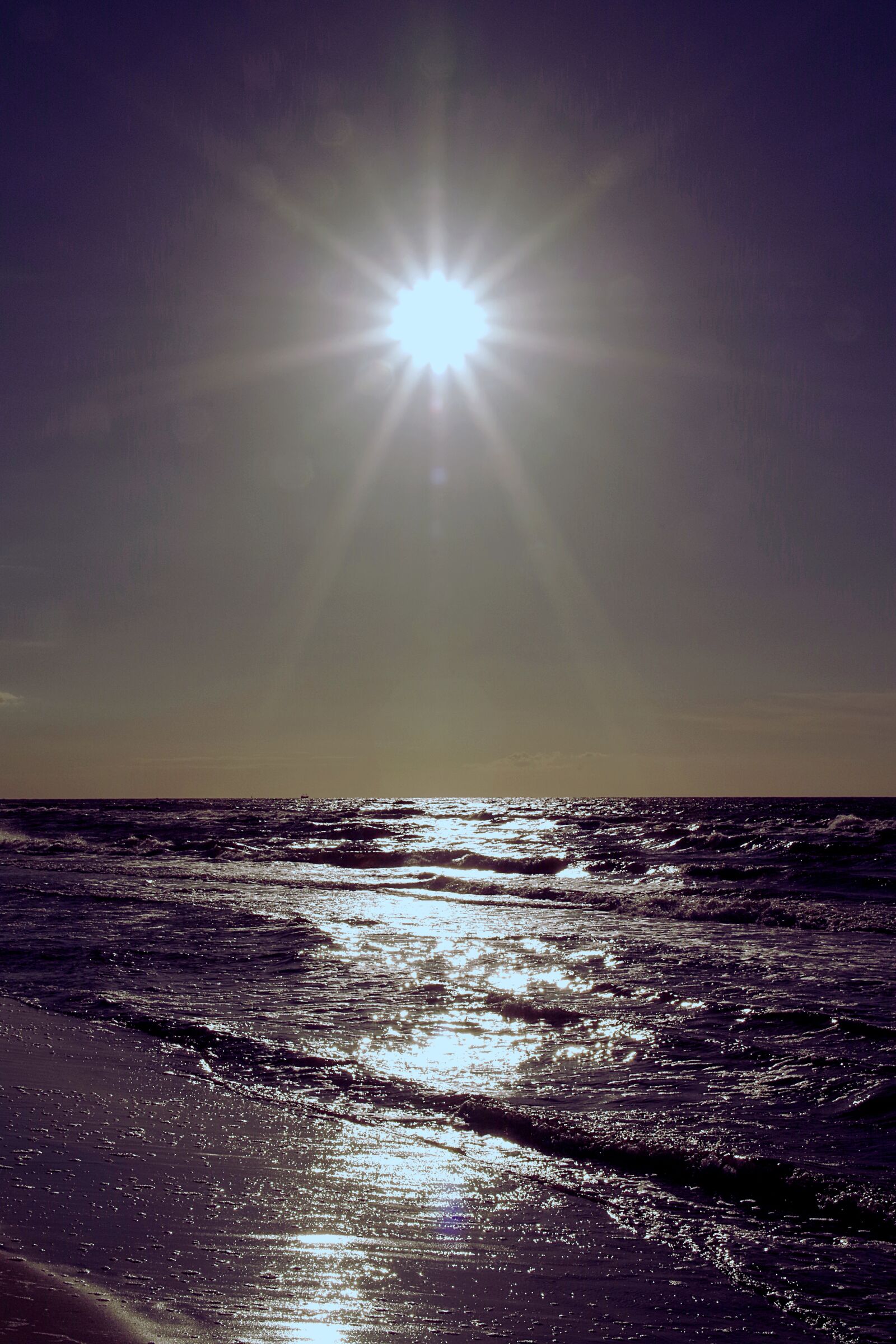 Pentax K-S2 sample photo. Sea, the waves, the photography