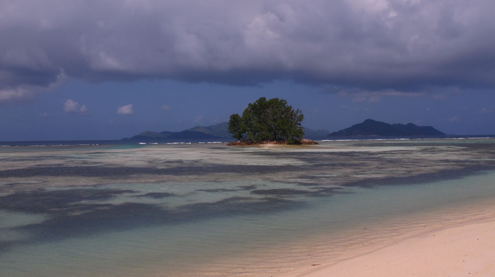 Canon PowerShot G12 sample photo. Island, seychelles, holidays photography