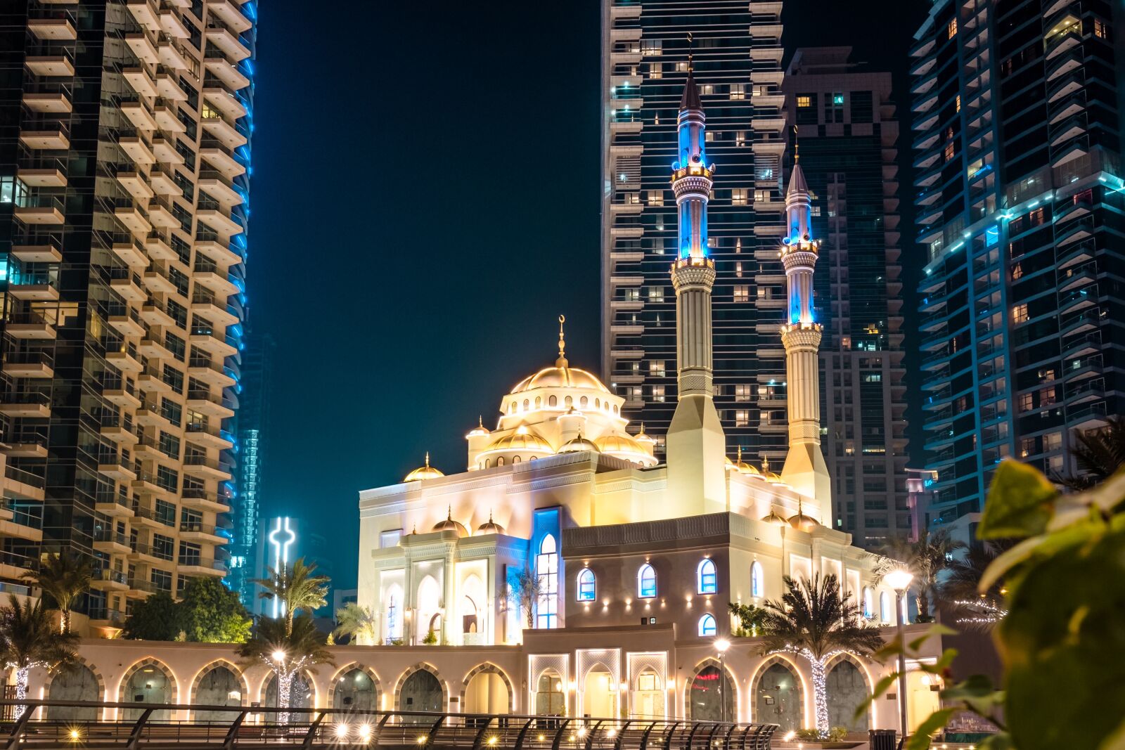 Fujifilm X-T2 + Fujifilm XF 16mm F1.4 R WR sample photo. Dubai, asia, orient photography