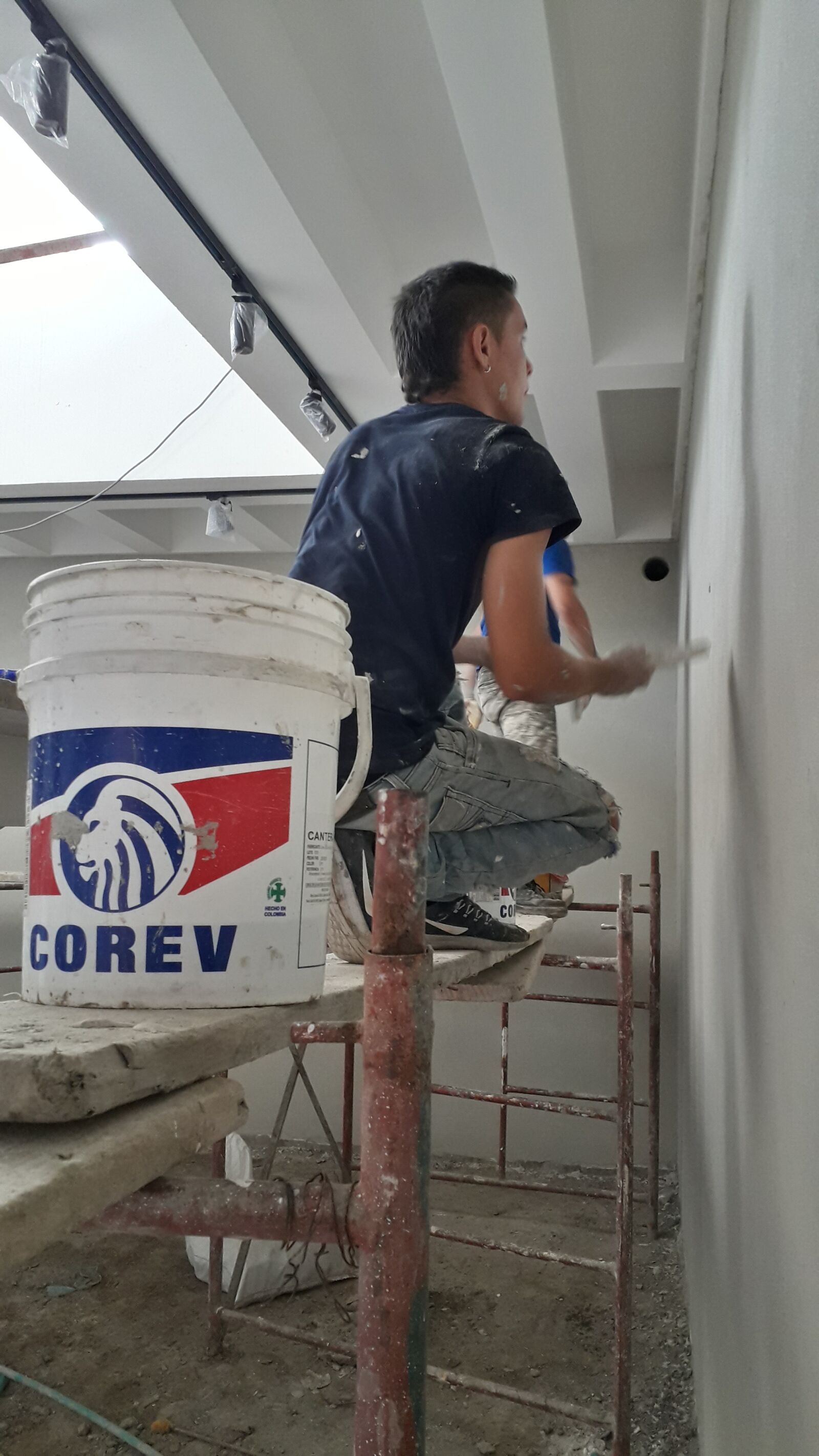 Samsung Galaxy J6 sample photo. Corev, construcción, obreros photography