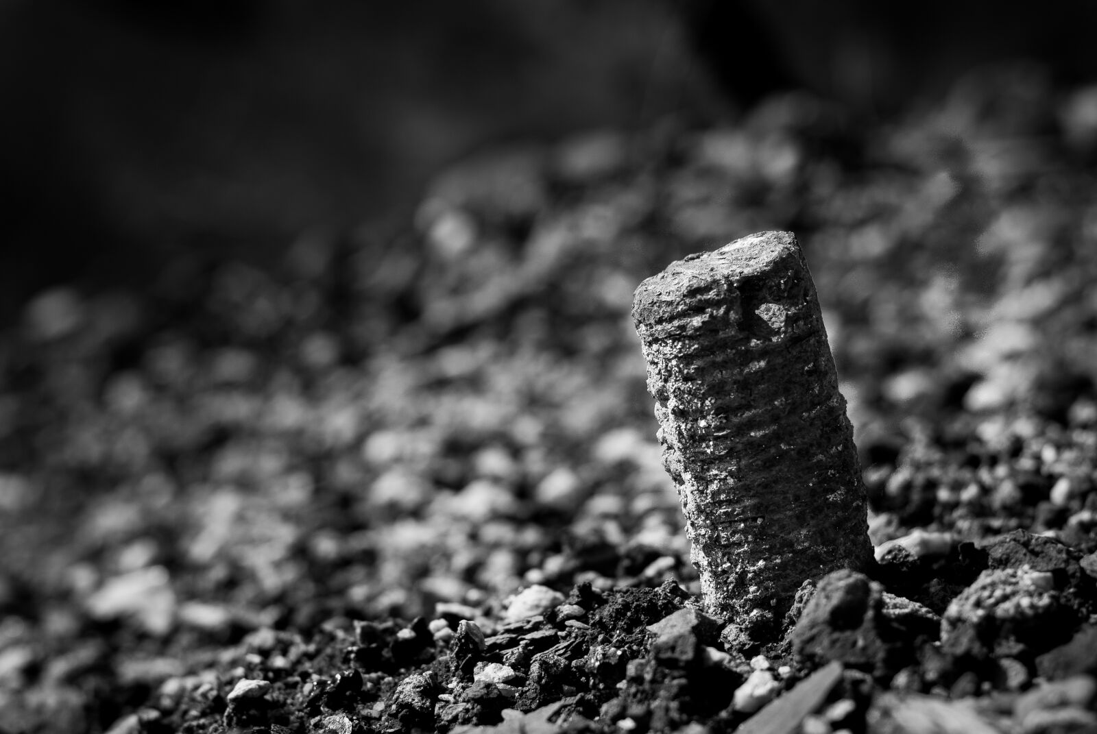 Canon EOS 700D (EOS Rebel T5i / EOS Kiss X7i) sample photo. Screw, stoves, black and photography
