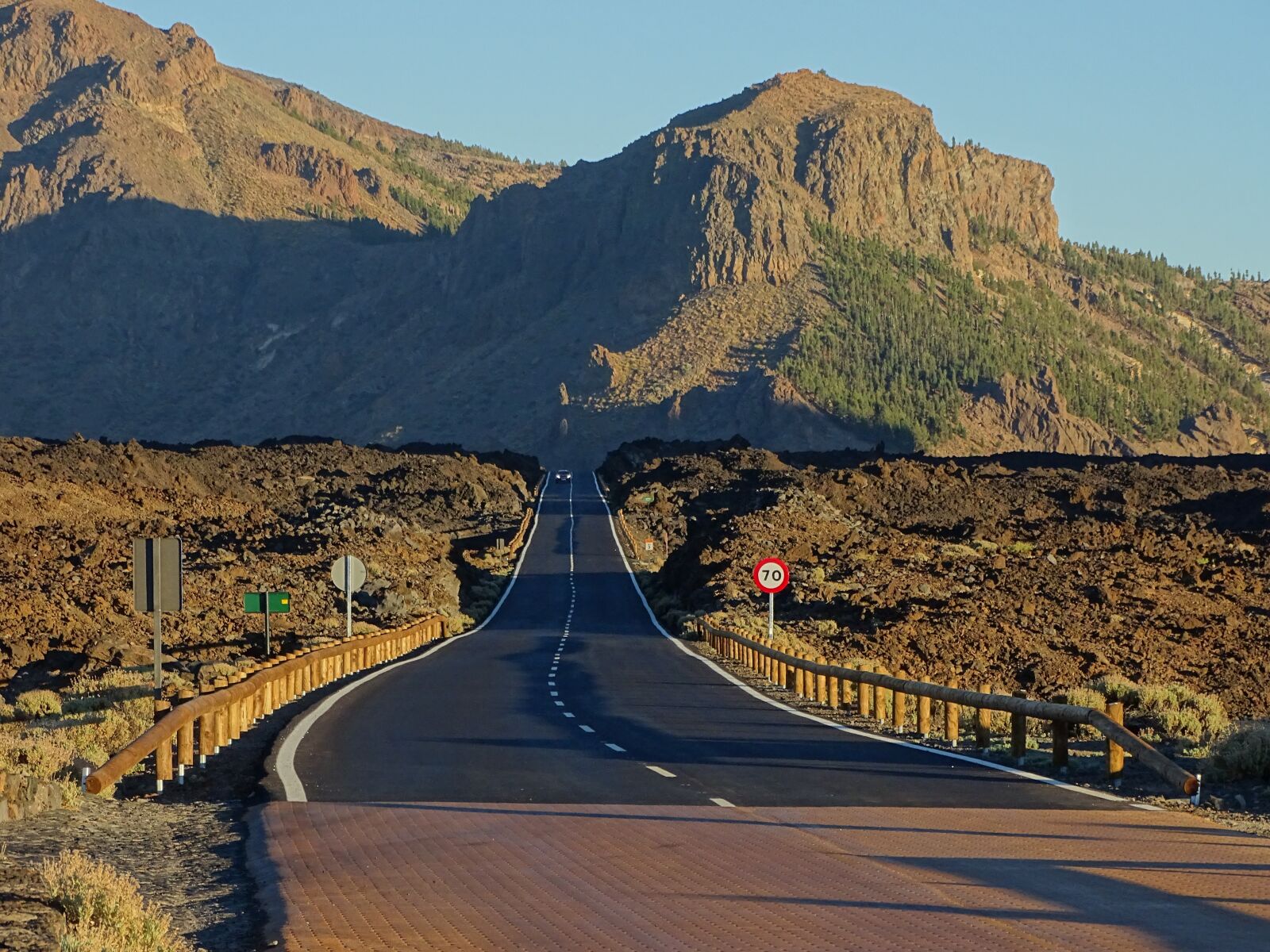 Sony Cyber-shot DSC-HX400V sample photo. Tenerife, landscape, road photography