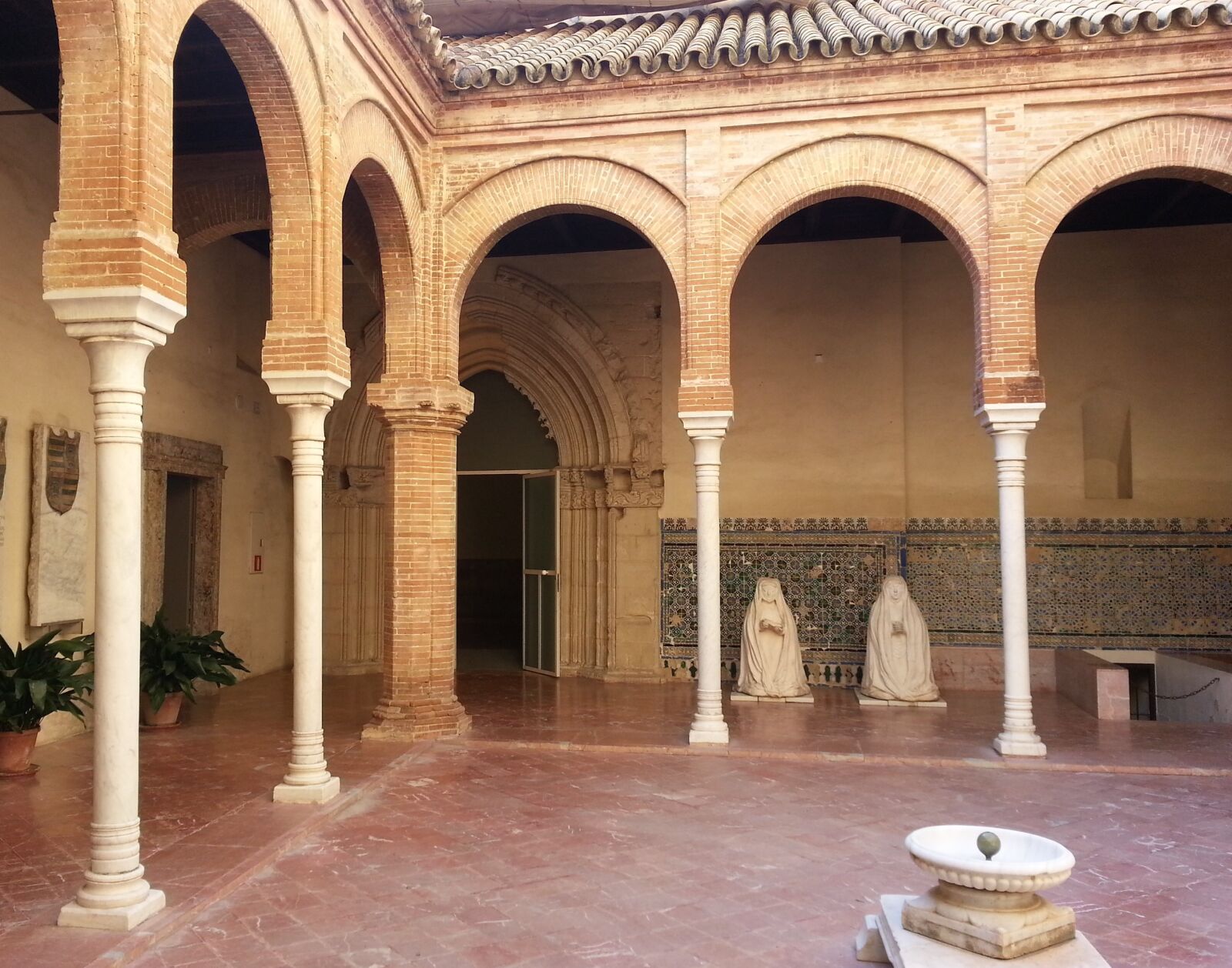 Samsung Galaxy S3 sample photo. Spain, seville, statues photography