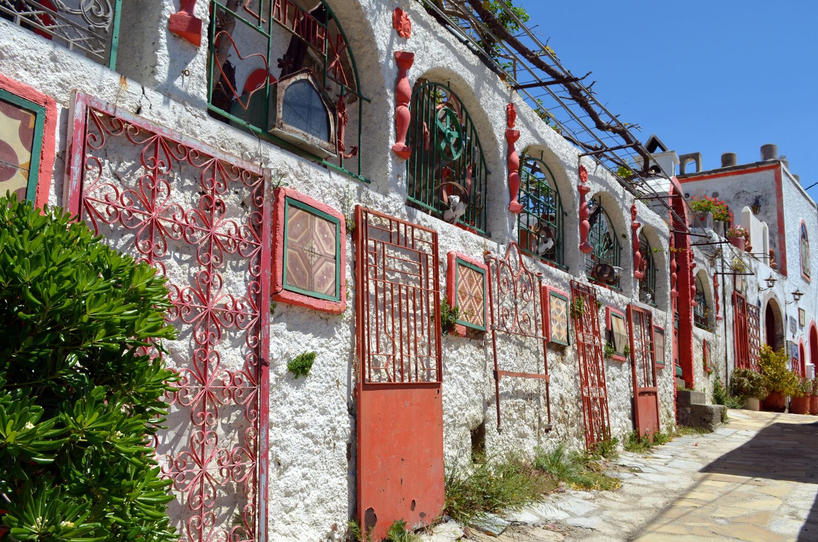 Nikon D5100 sample photo. Facade, building, decoration photography