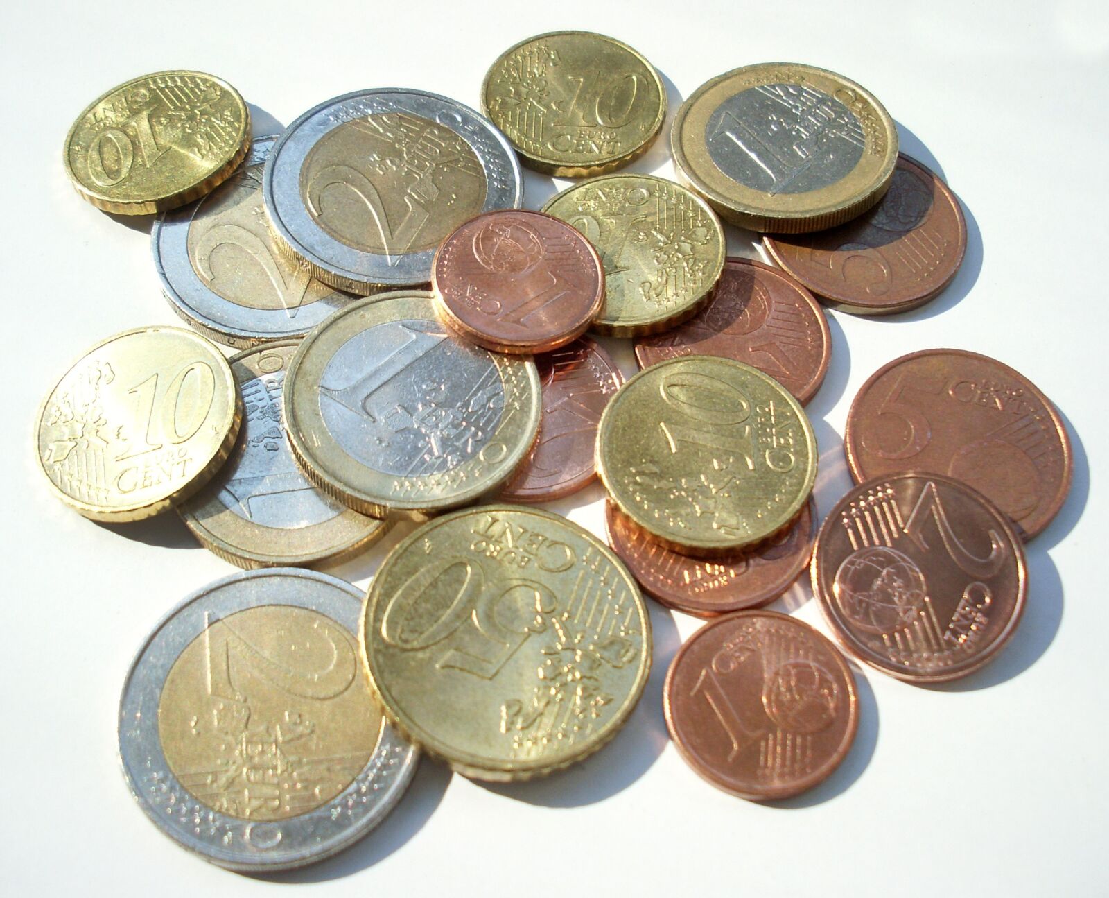 Samsung VLUU L730  / Samsung L730 sample photo. Money, coins, loose change photography