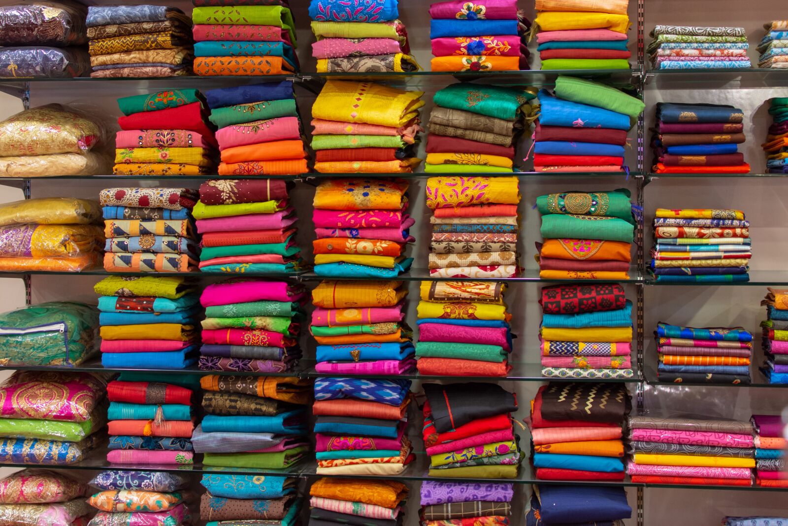 Nikon D7200 sample photo. Bright, clothing, color photography