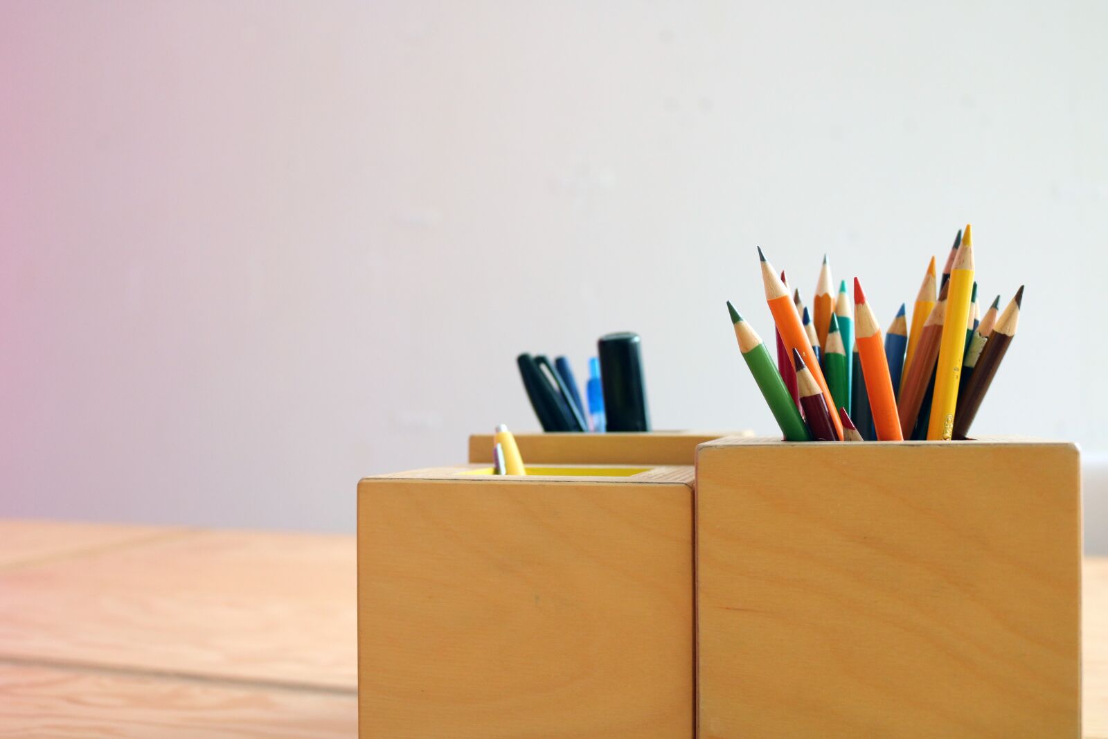 Canon EOS 750D (EOS Rebel T6i / EOS Kiss X8i) sample photo. Colored pencils, pencil crayons photography