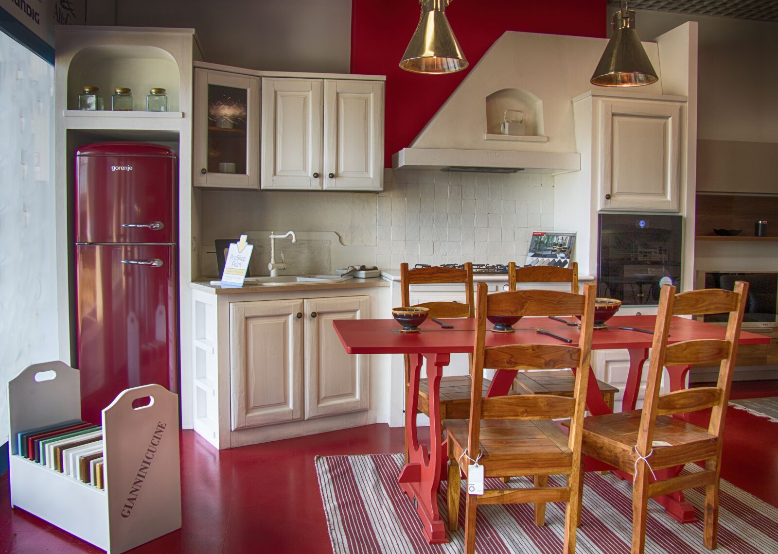 Canon EF-S 17-85mm F4-5.6 IS USM sample photo. Kitchen, masonry, white photography