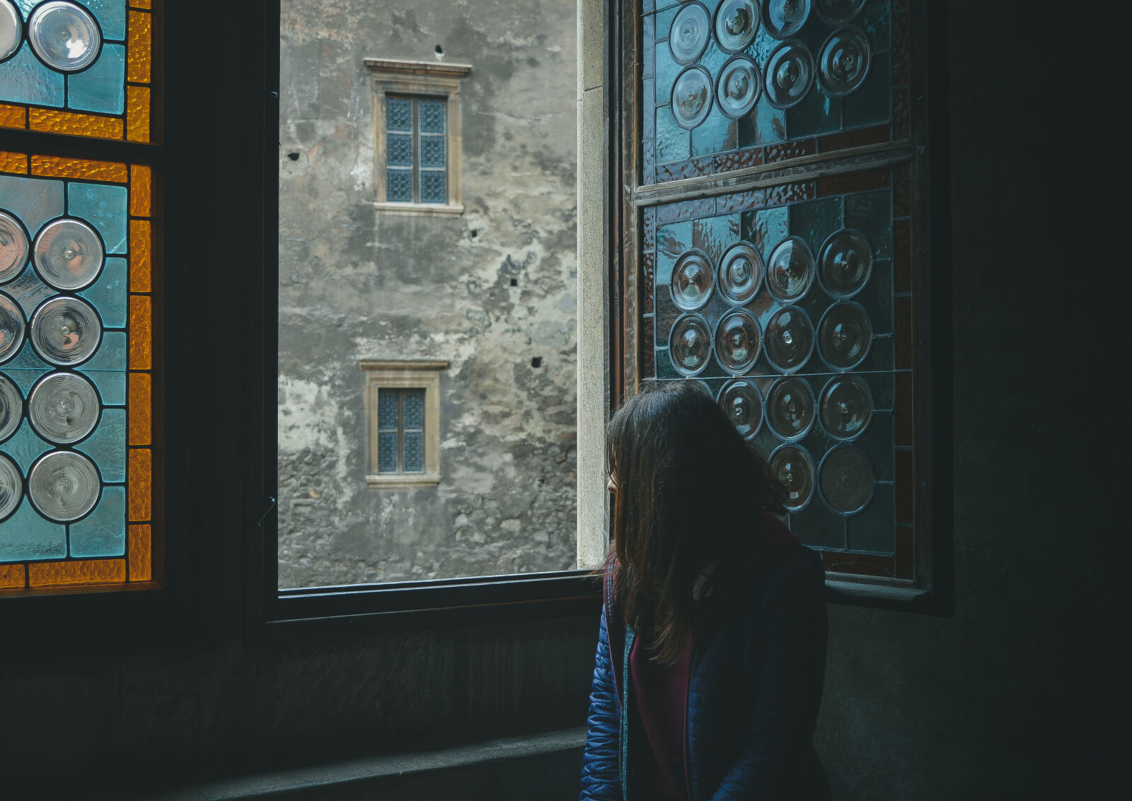Nikon D3200 sample photo. Architecture, light, mood, portrait photography