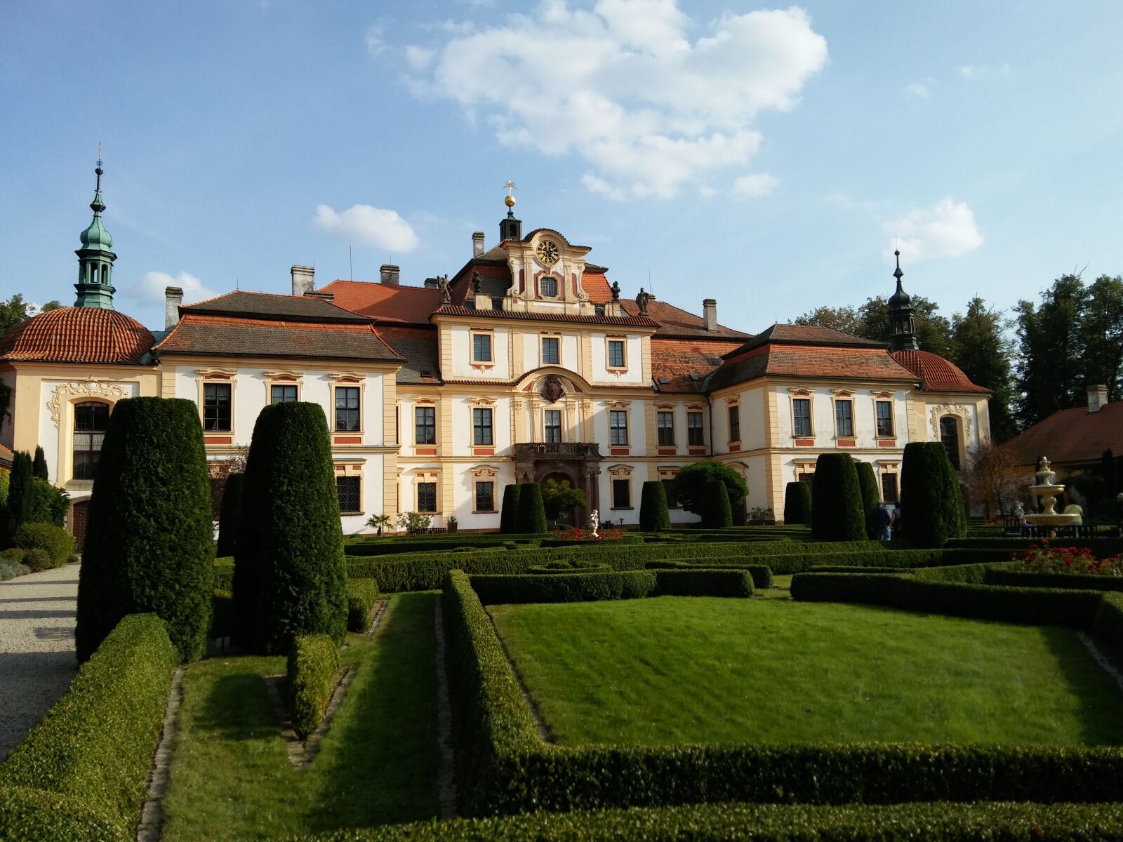 LG K10 sample photo. Jemniště, castle, monument photography