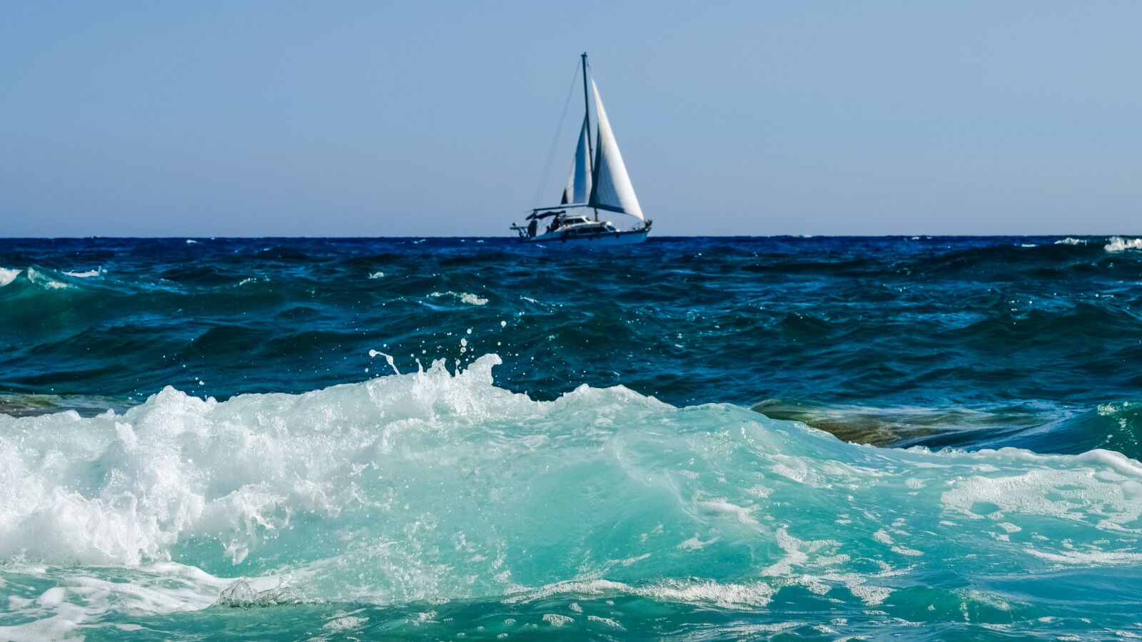 Nikon D3300 sample photo. Wave, sea, spray photography