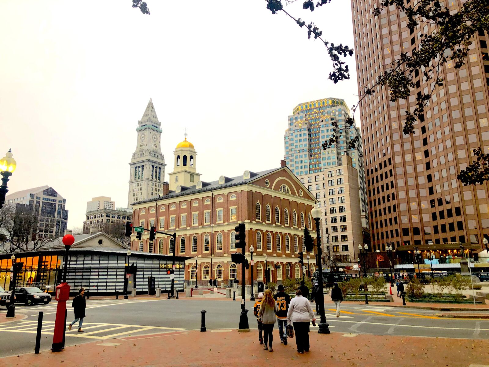iPhone 8 back camera 3.99mm f/1.8 sample photo. Boston, massashussets, city centre photography