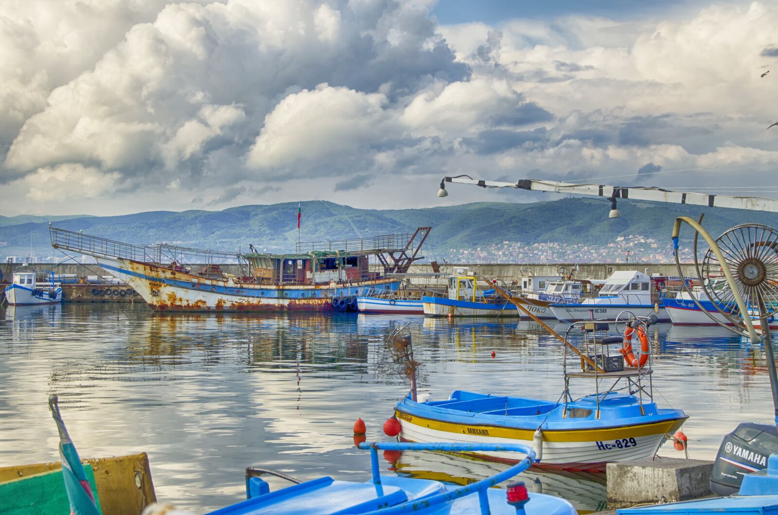 Nikon D5100 sample photo. Harbor, fishing village, stormy photography