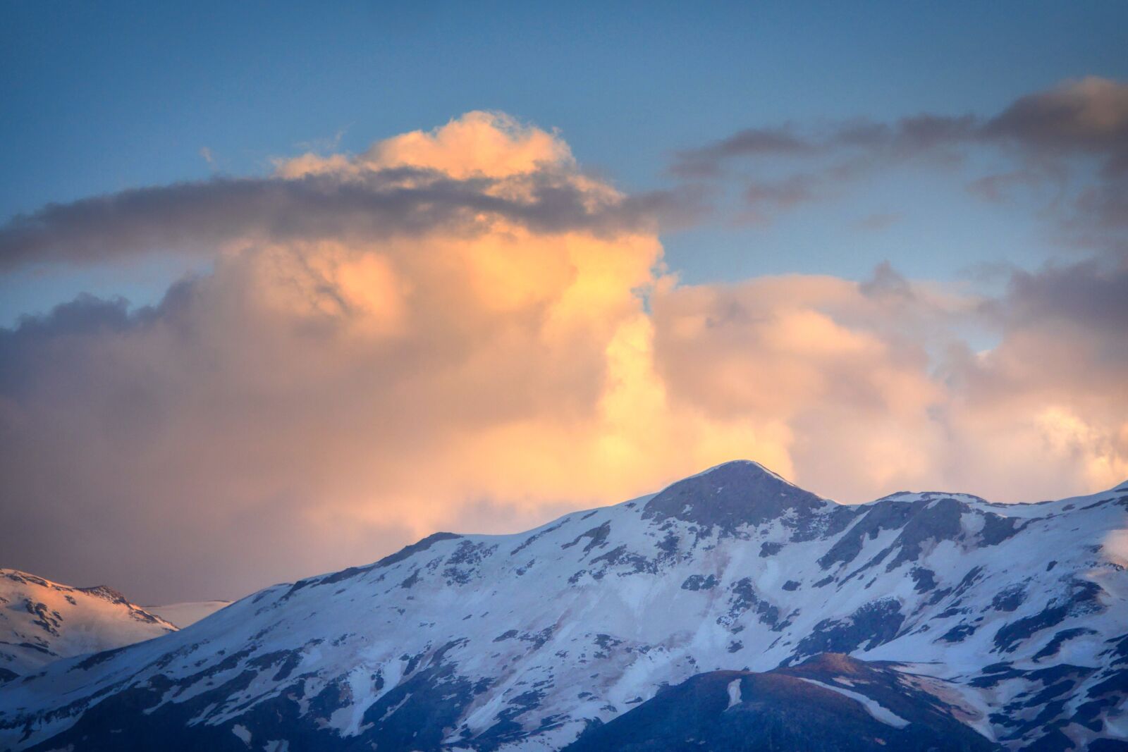 Panasonic Lumix DMC-GX8 sample photo. Summit, mountain, mountains photography