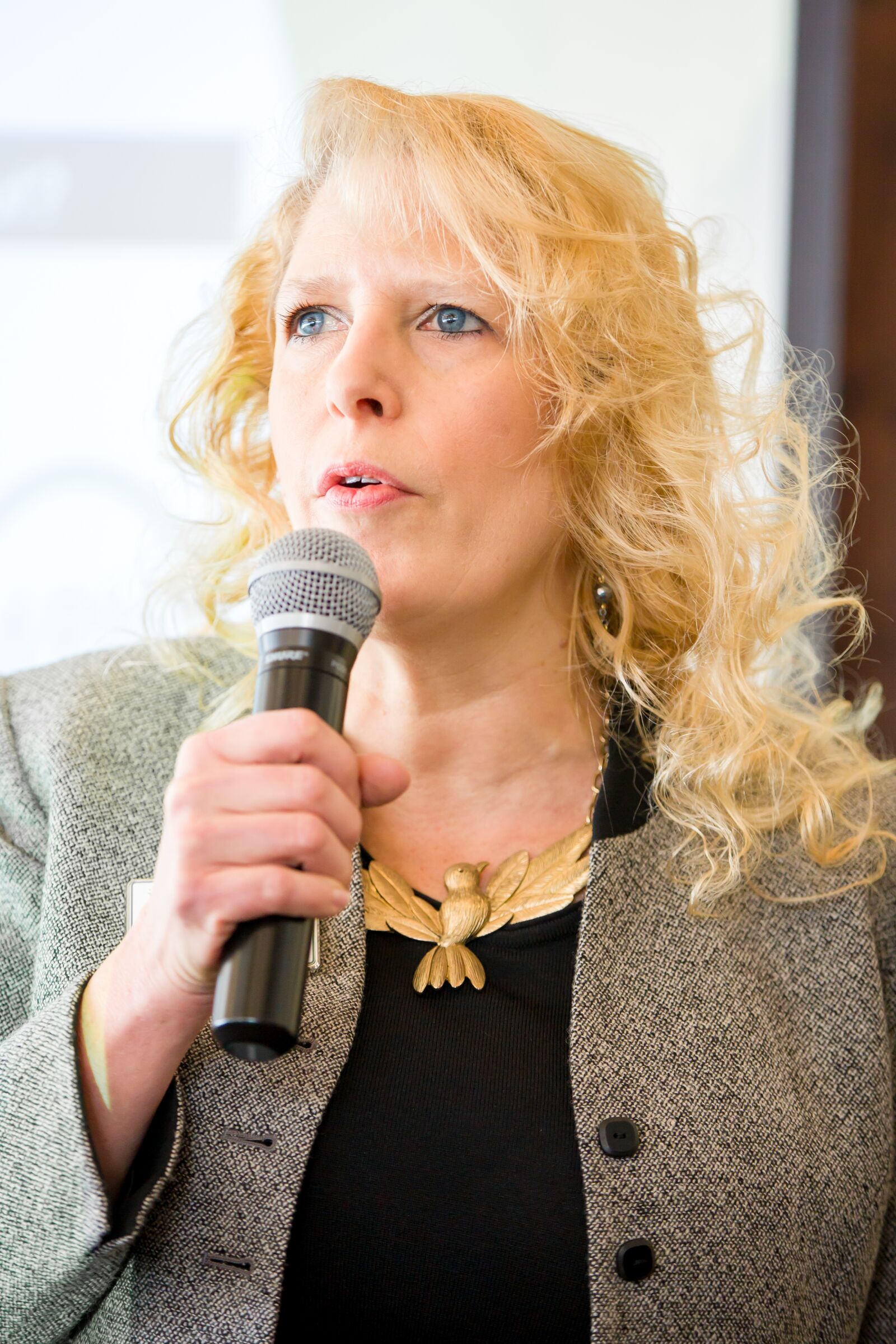 Canon EOS 5D Mark III sample photo. Speaker, teaching, training photography
