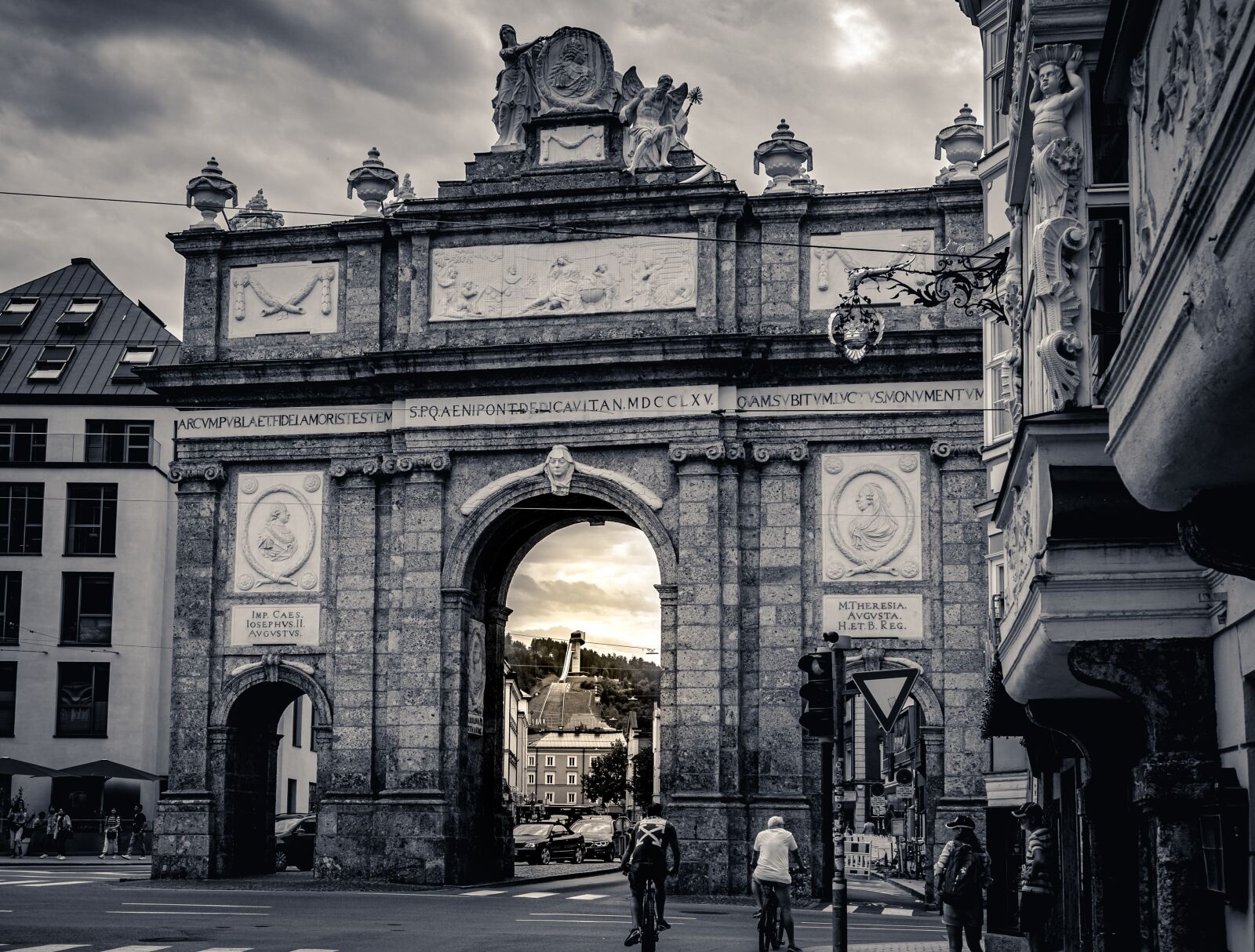 Olympus OM-D E-M10 II sample photo. Triumphal arch, bergisel, tyrol photography