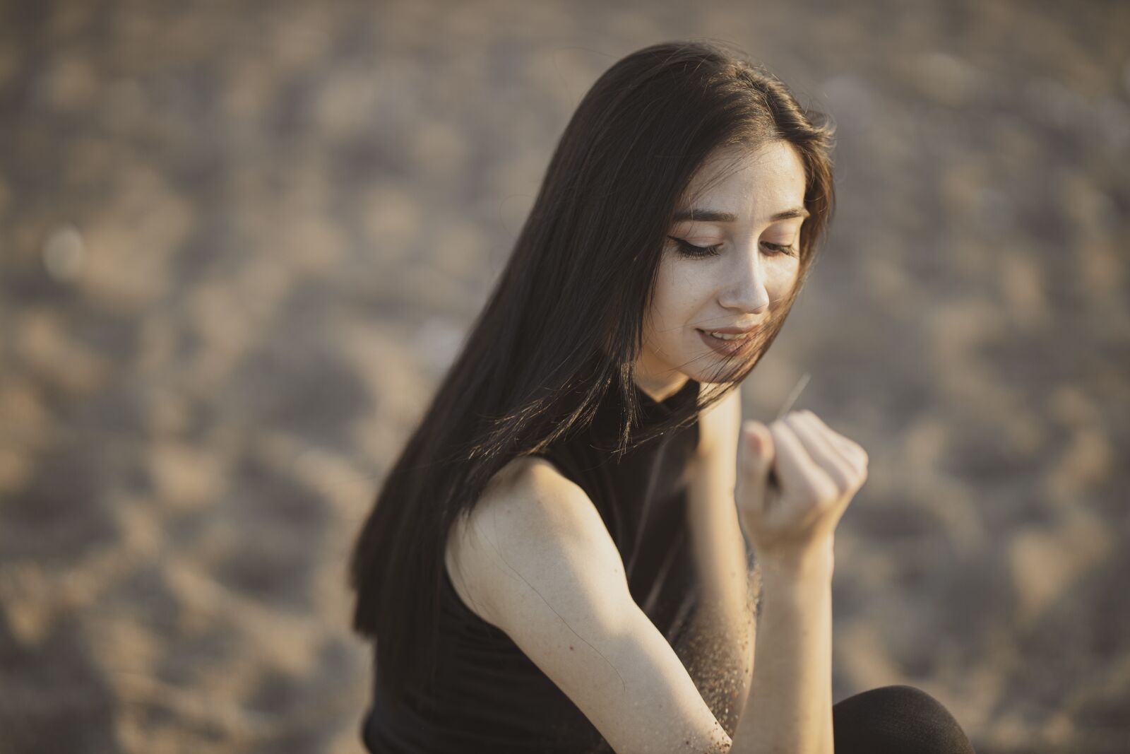 Canon RF 85mm F1.2L USM sample photo. Woman, pose, model photography