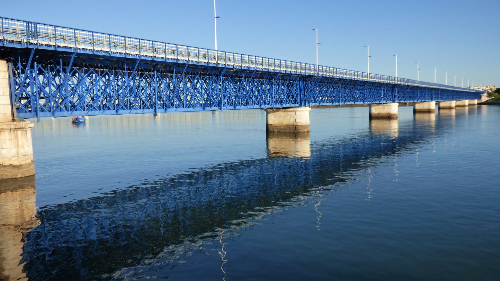 Panasonic DMC-FZ72 sample photo. Bridge, river, estuary photography