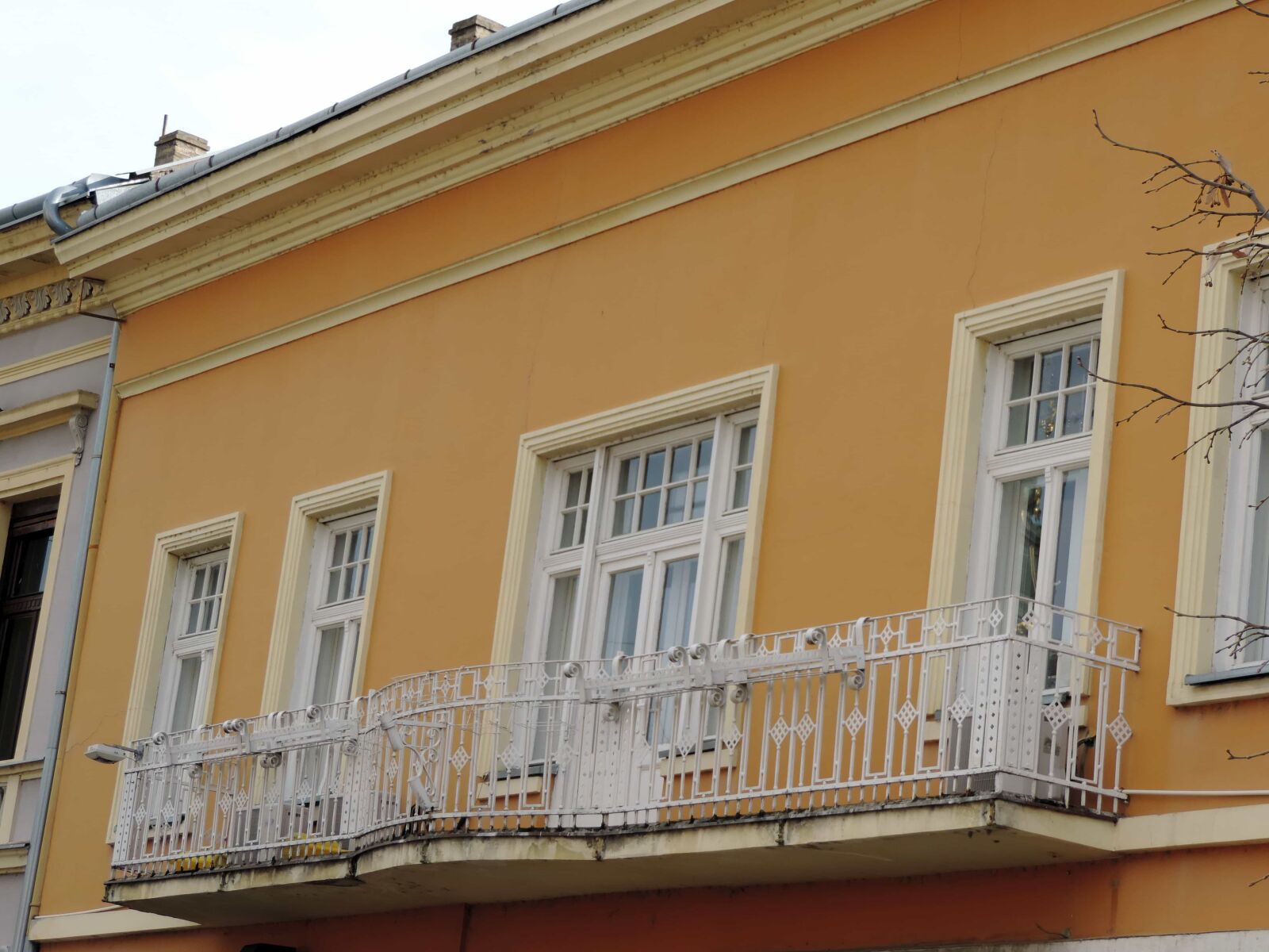 Nikon Coolpix P520 sample photo. Balcony, house, structure, architecture photography