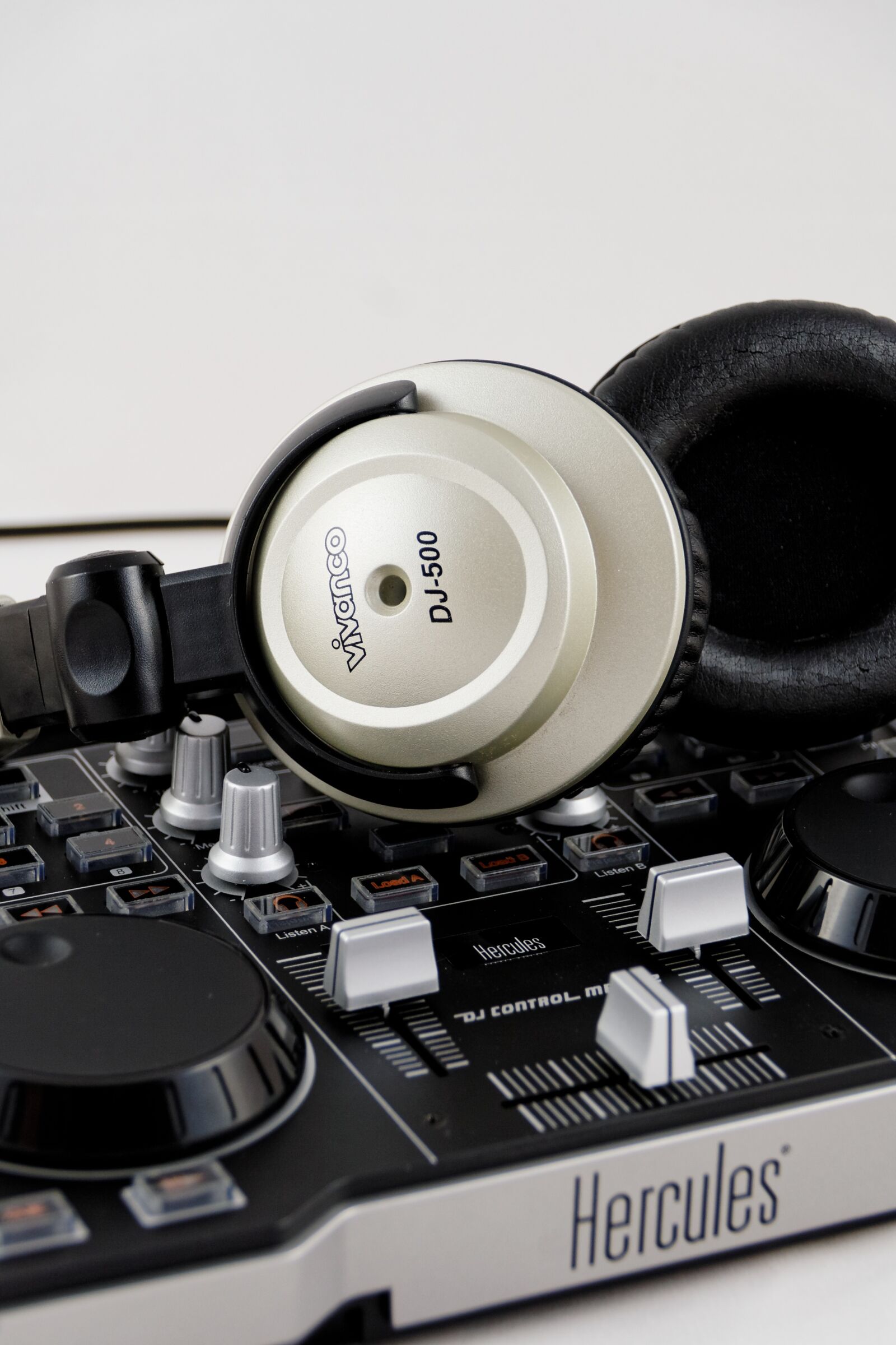 Canon EOS 30D sample photo. Mixer, headphones, audio photography