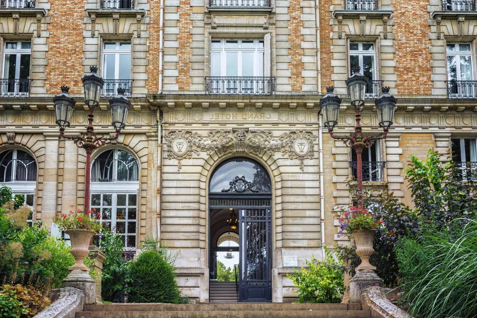 Nikon D3300 sample photo. Exterior, architecture, window, facade photography