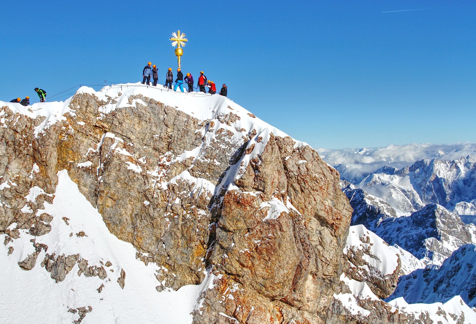 Canon EOS 7D + Canon EF 17-40mm F4L USM sample photo. Zugspitze, climber, alpine photography