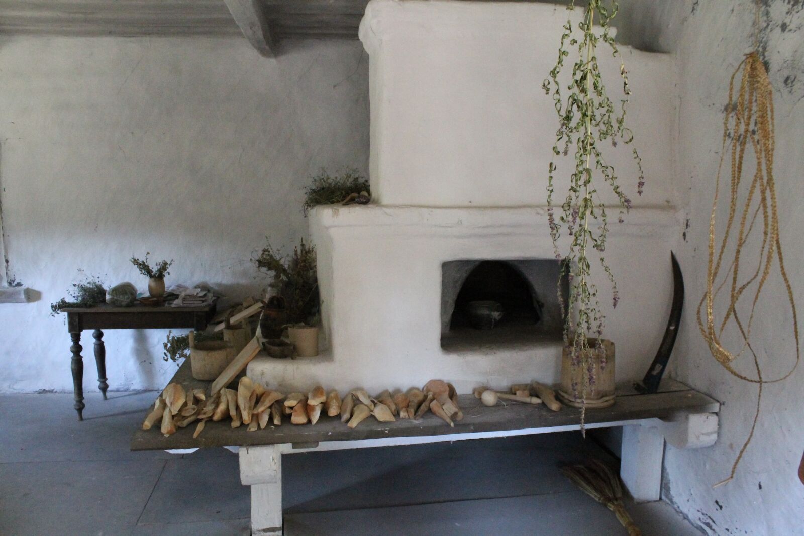 Canon EOS 1100D (EOS Rebel T3 / EOS Kiss X50) sample photo. House, ukraine, history photography