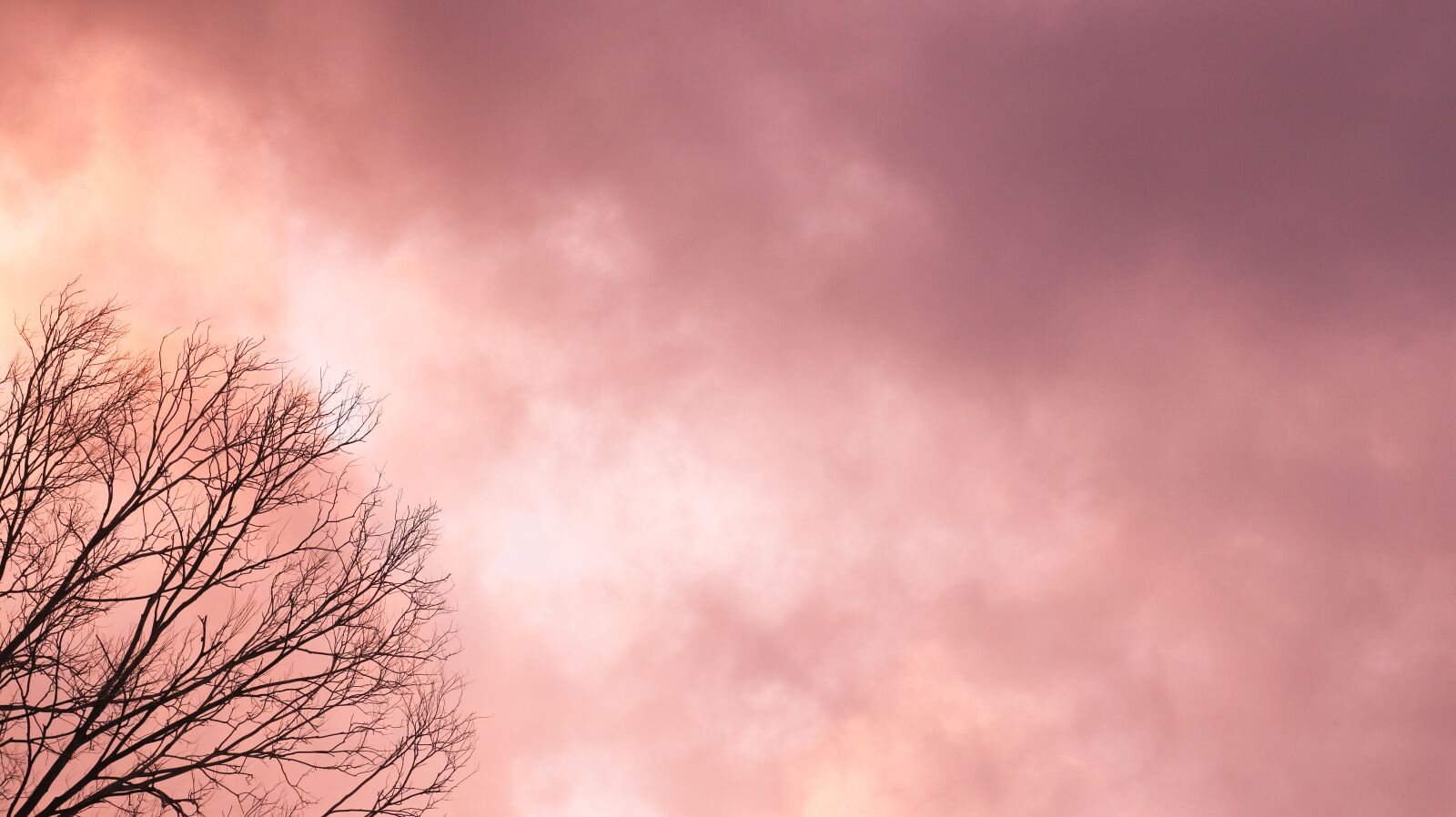 Canon EOS 750D (EOS Rebel T6i / EOS Kiss X8i) sample photo. Sunset clouds, sundown, sunlight photography
